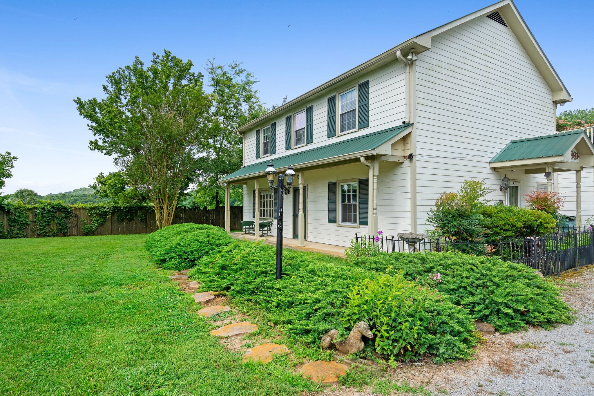 2097 Carters Creek Pike, Franklin TN 37064 3-bed home, photo 18 of 30
