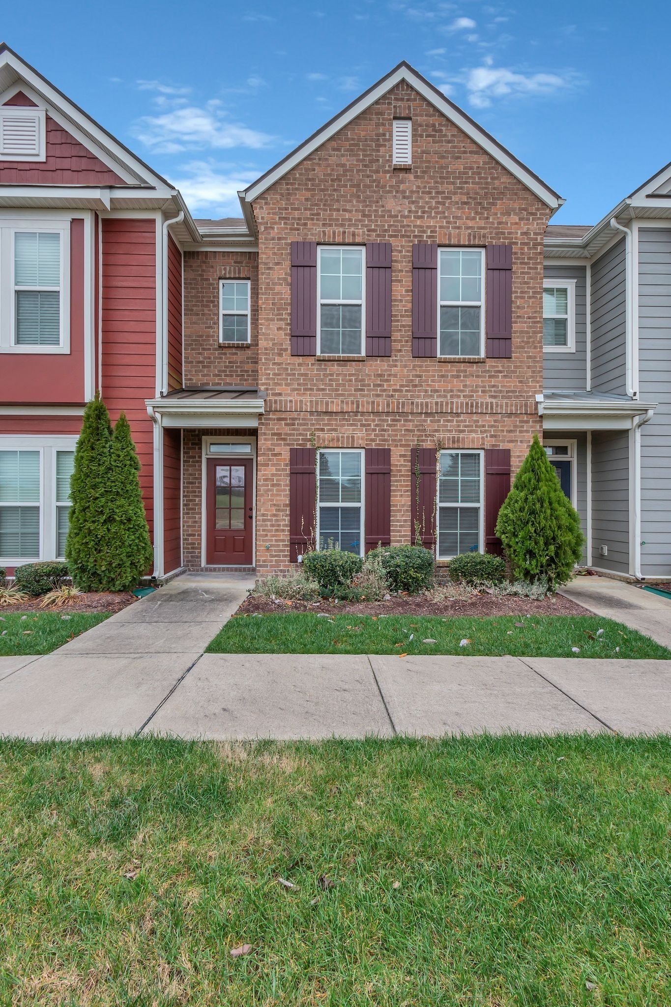 305 Dursley Pvt Ln