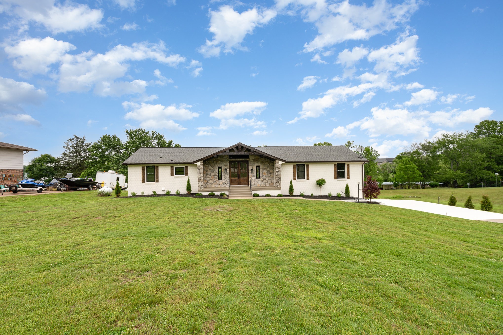 95 Short Dr