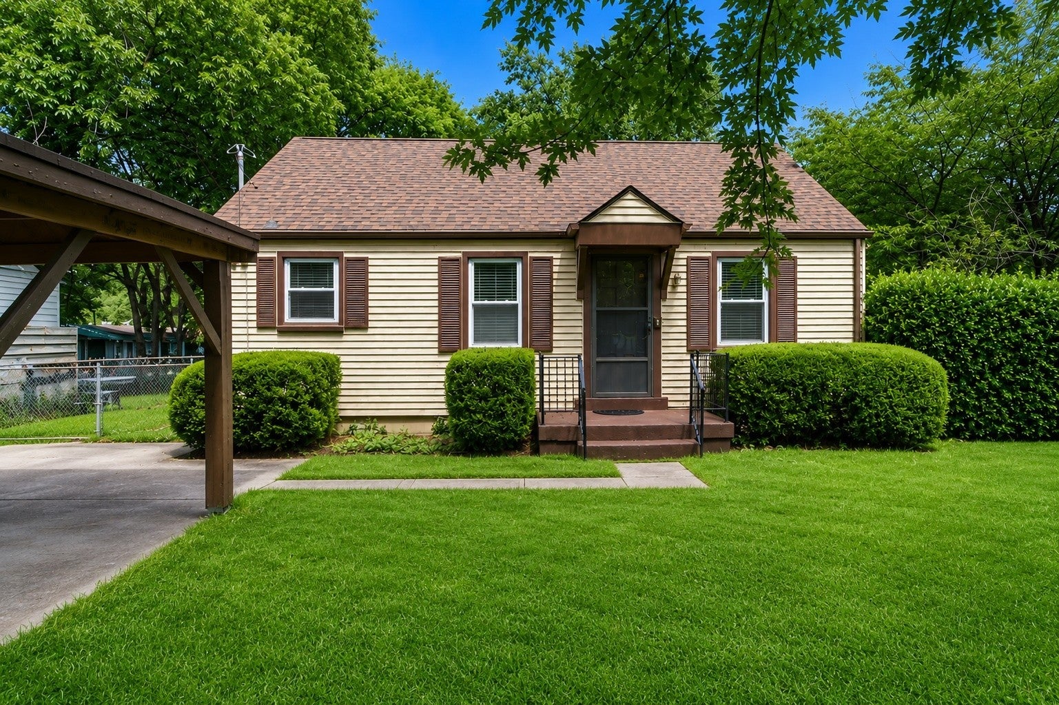 3-bed listing at 2918 Wingate Ave, Nashville