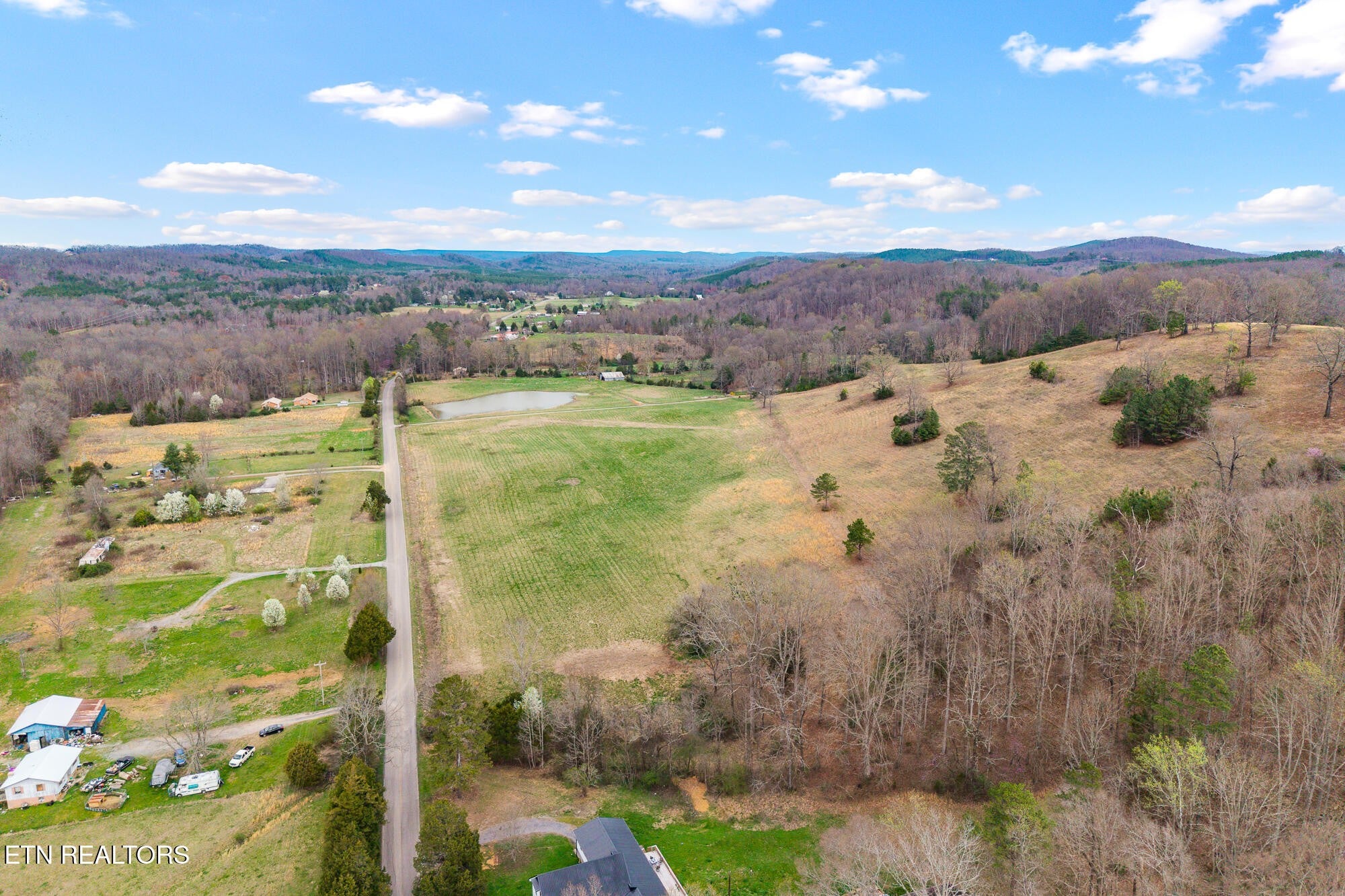 2 N Nopone Valley Rd