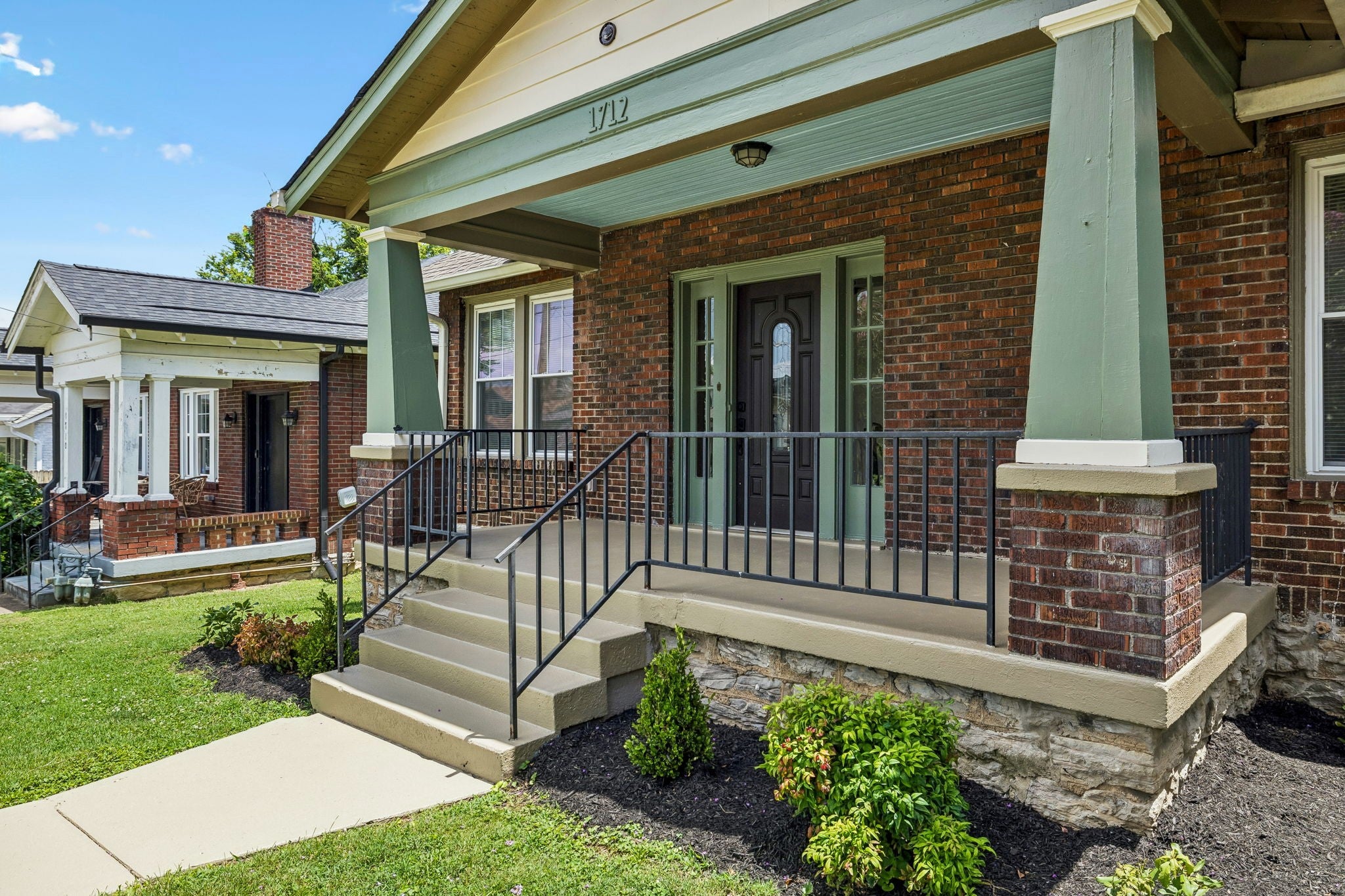 4-bed listing at 1712 Villa Pl, Nashville
