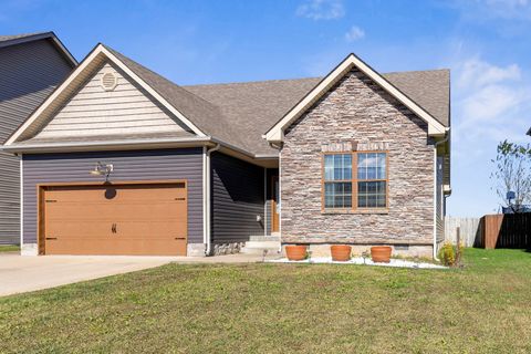 731 Sleek Fox Dr Clarksville TN 37040