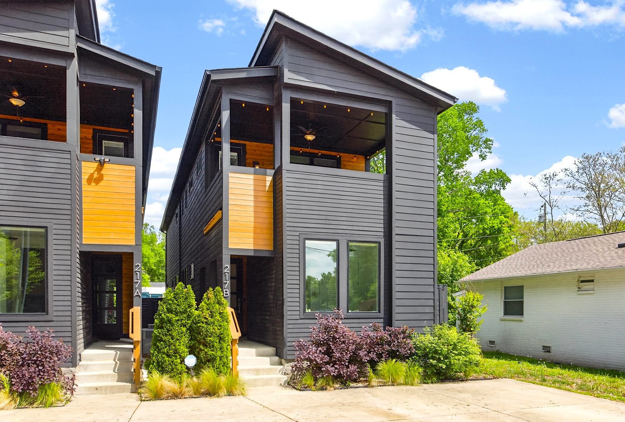 217 Eastmoreland St B