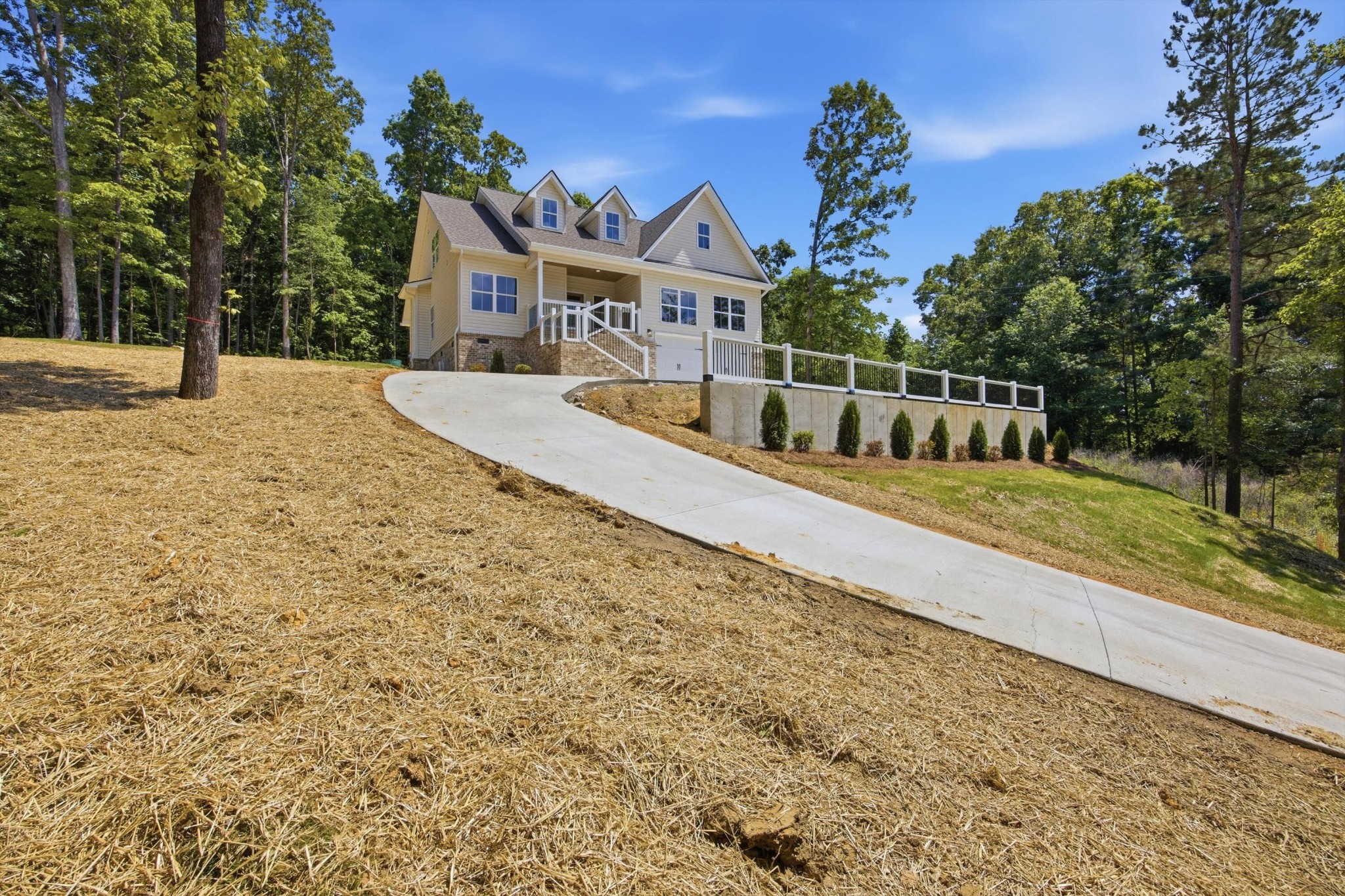 212 Hollow Road NE