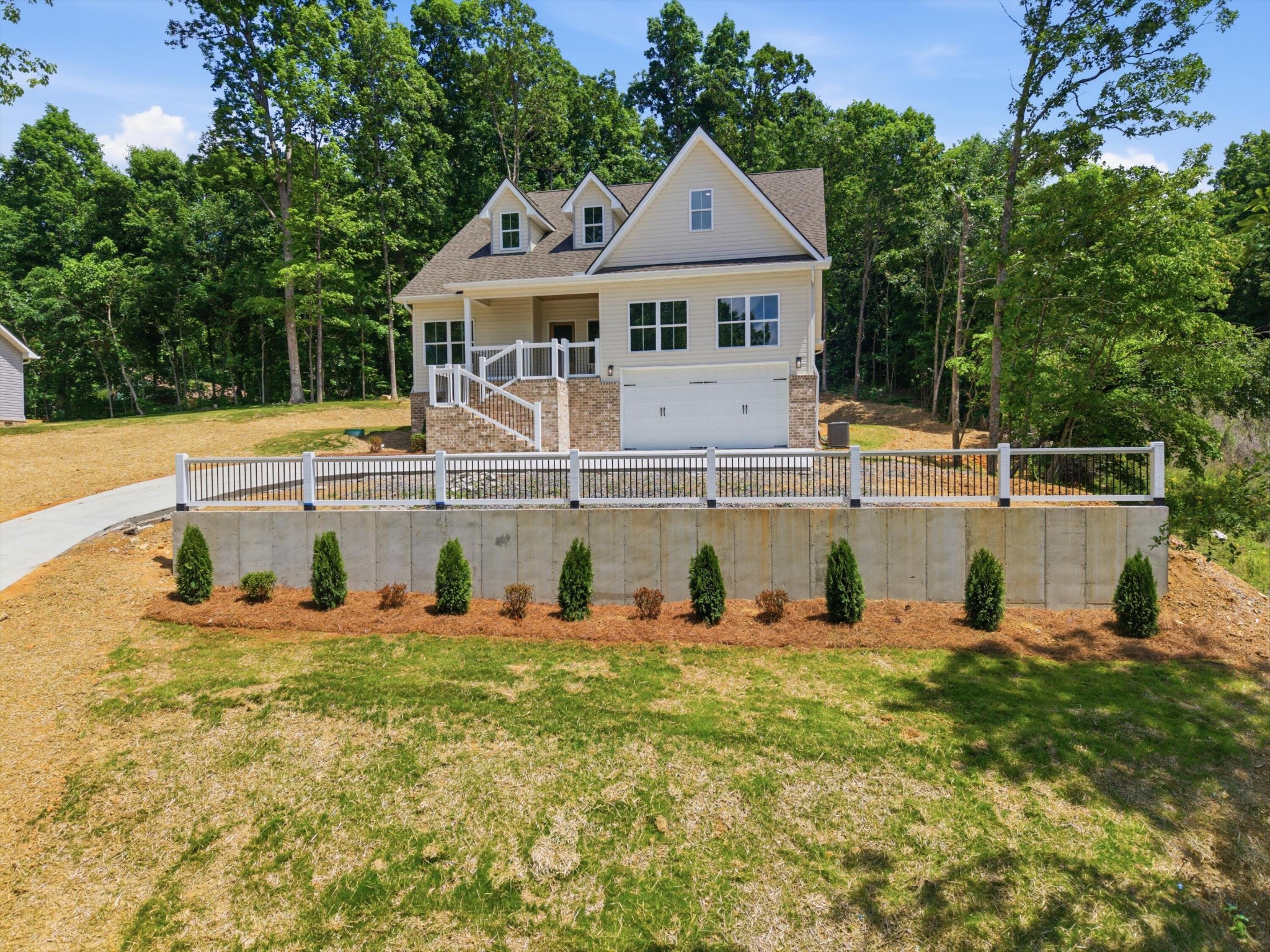 212 Hollow Road NE