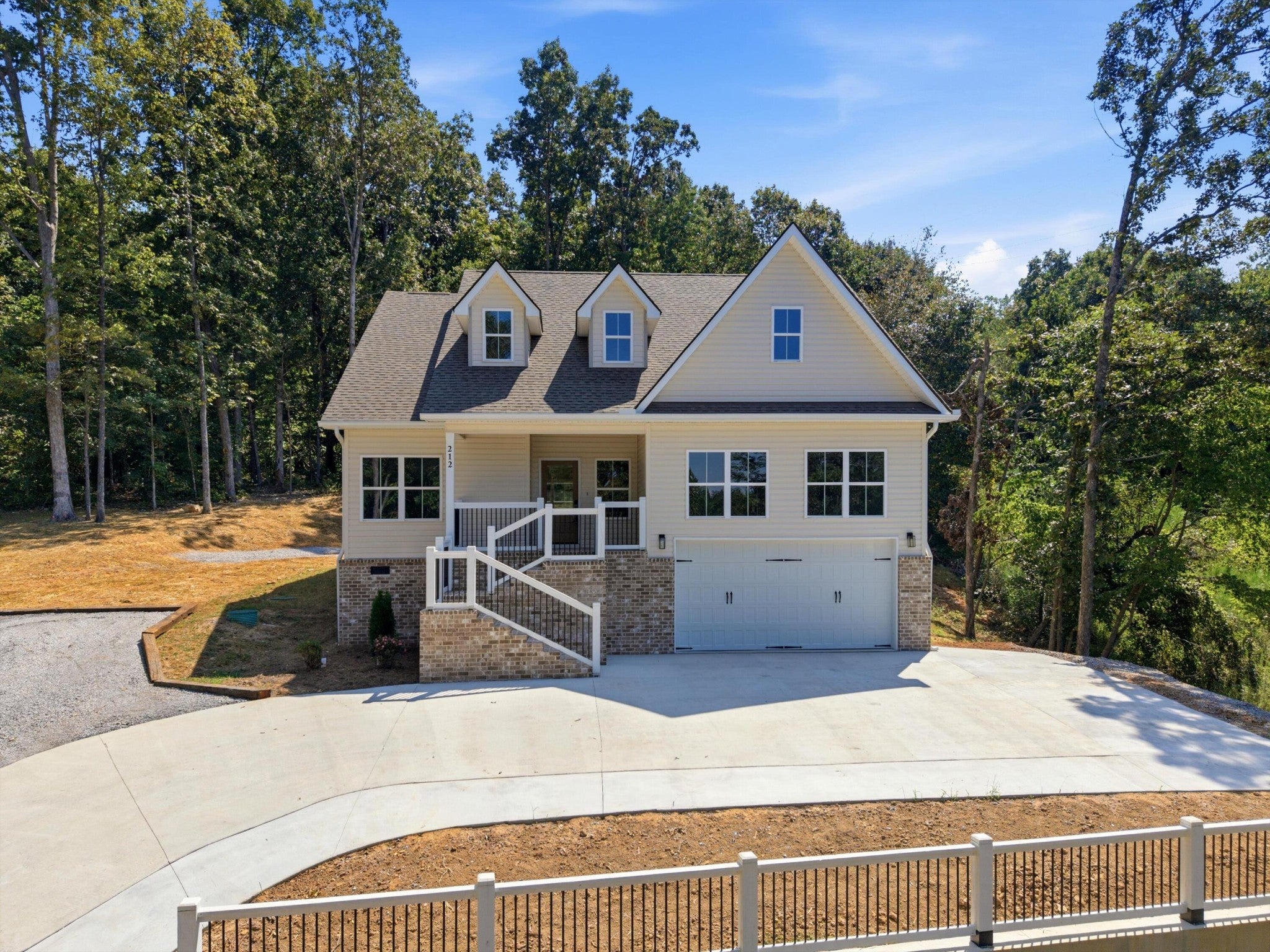 212 Hollow Road NE
