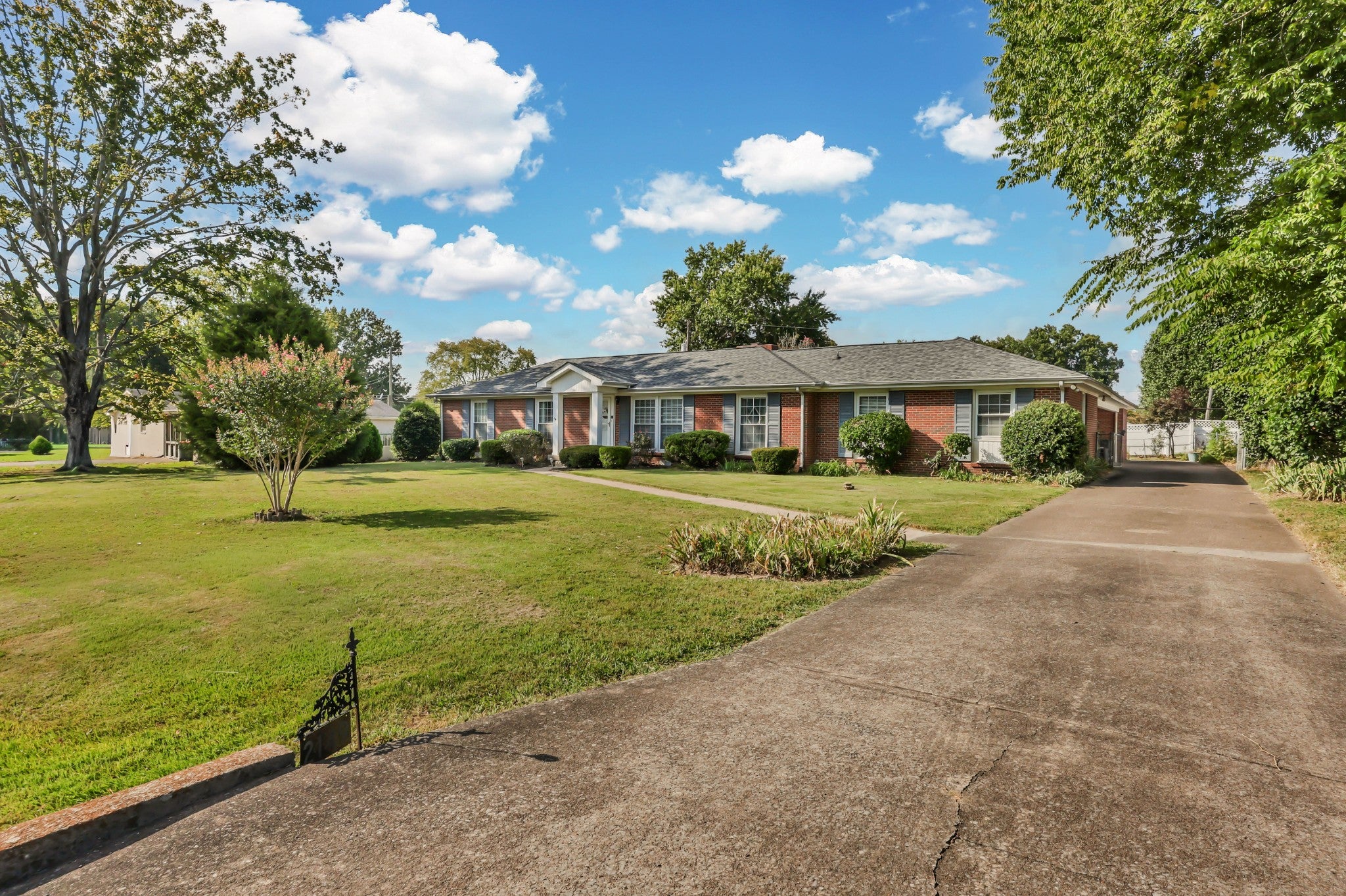 2149 Allendale Dr
