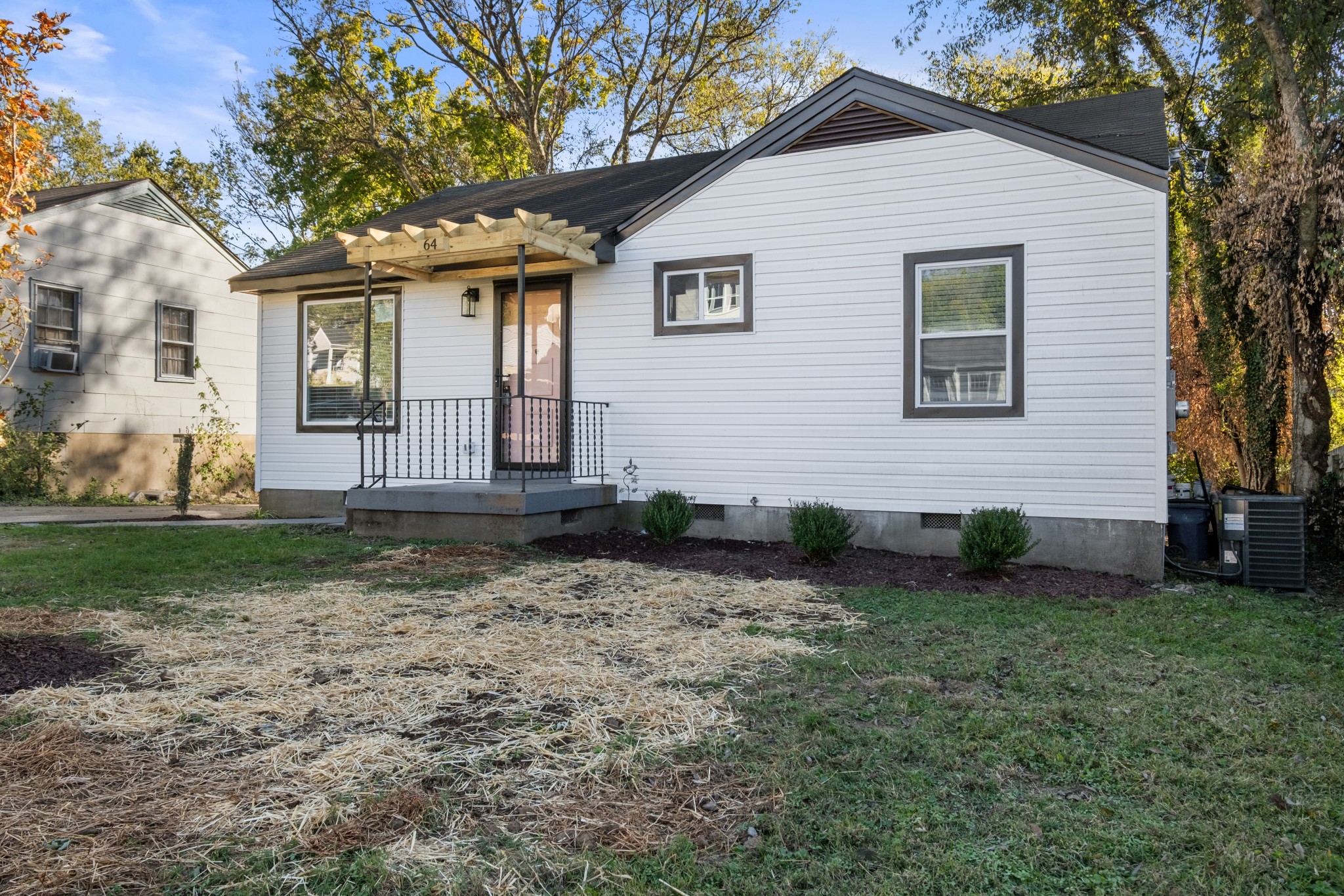 64 Creighton Ave