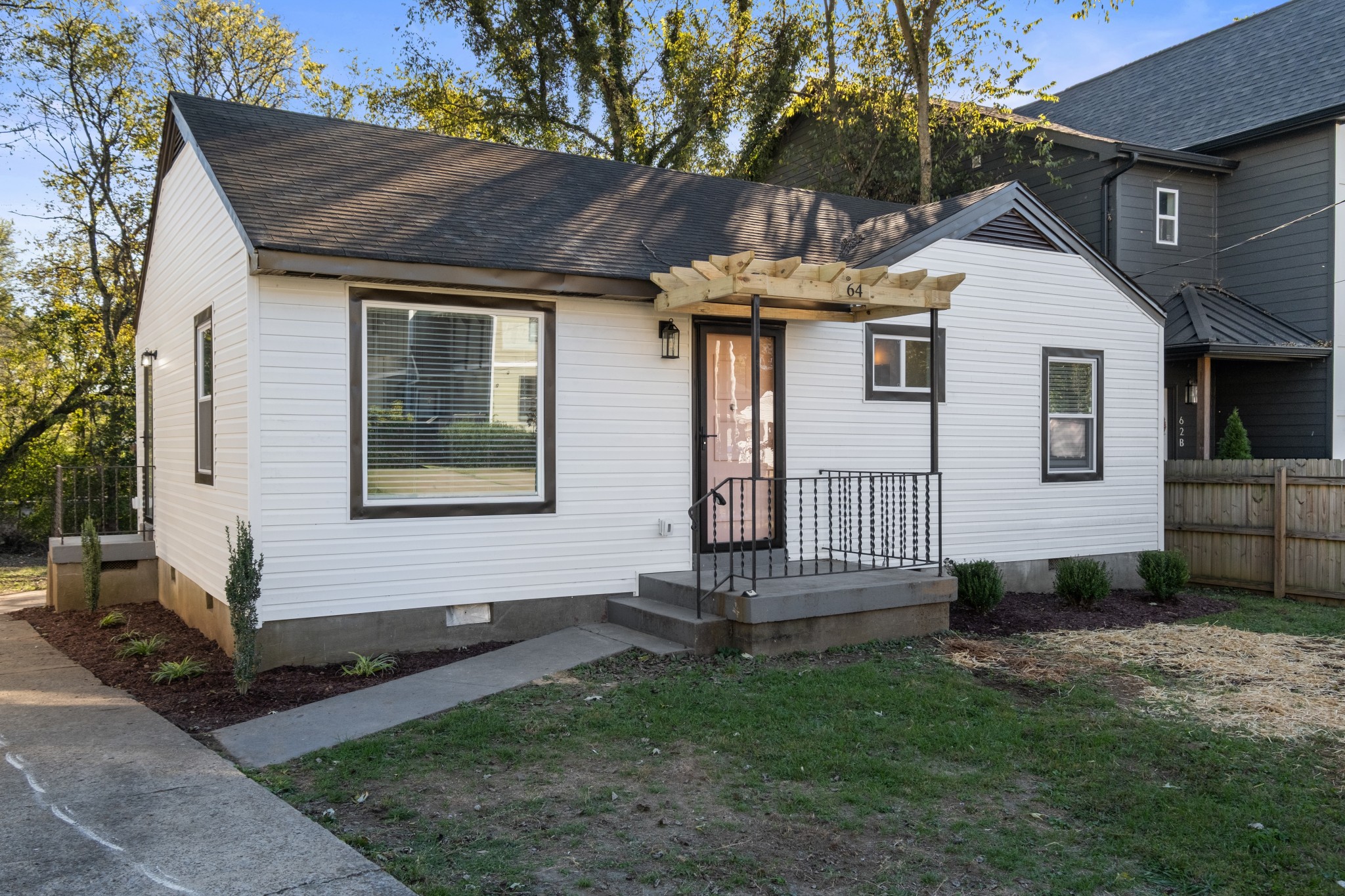 64 Creighton Ave