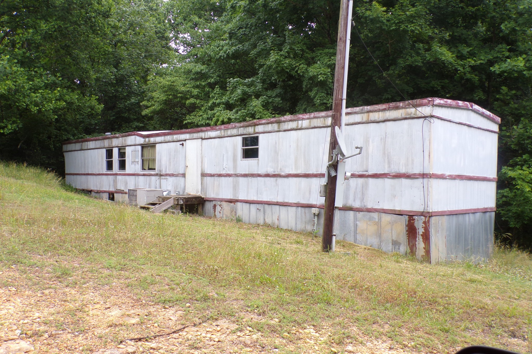 Photo 2 of 11 of 226 Sands Hollow Rd mobile home