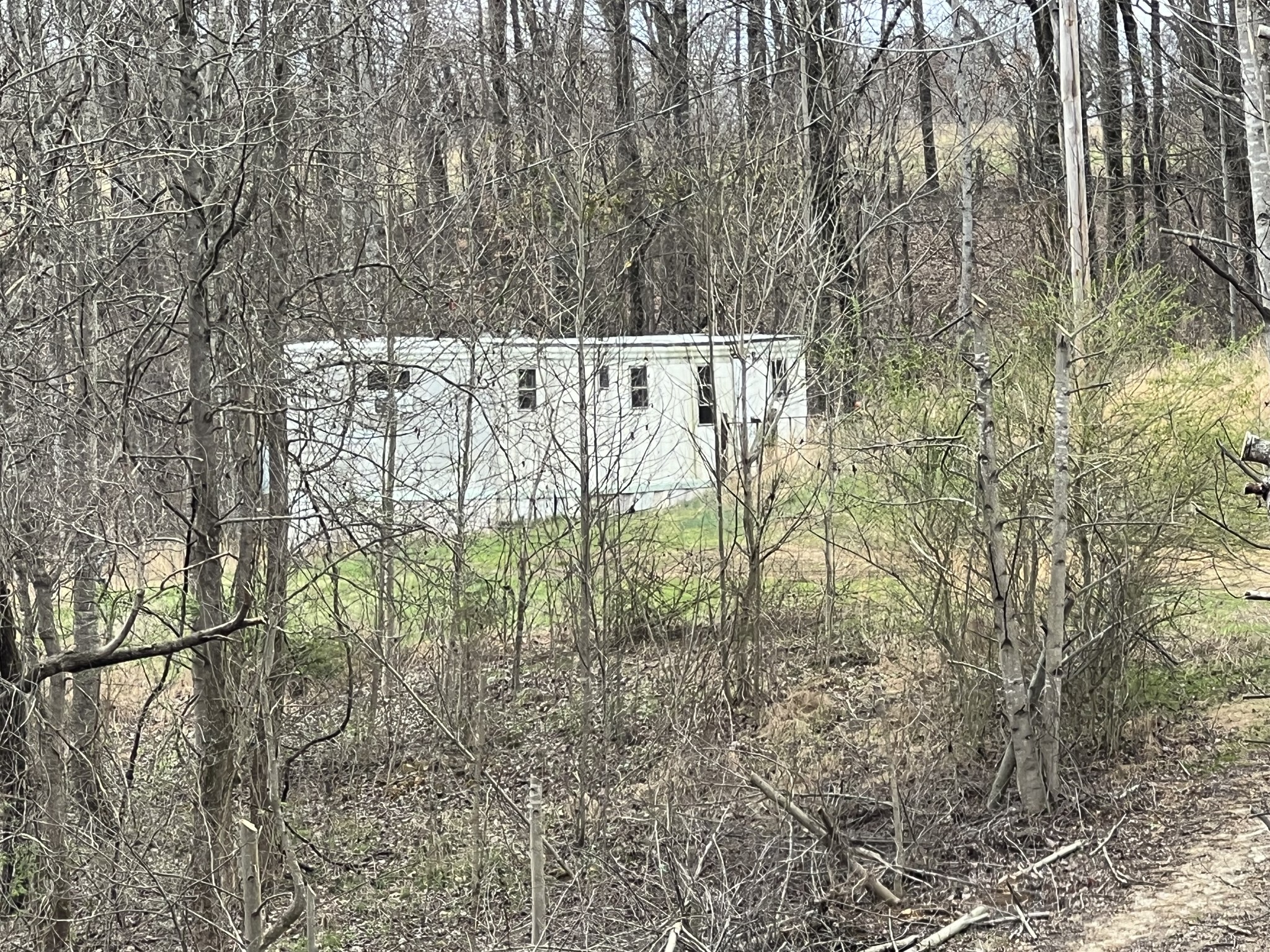 Photo 10 of 11 of 226 Sands Hollow Rd mobile home