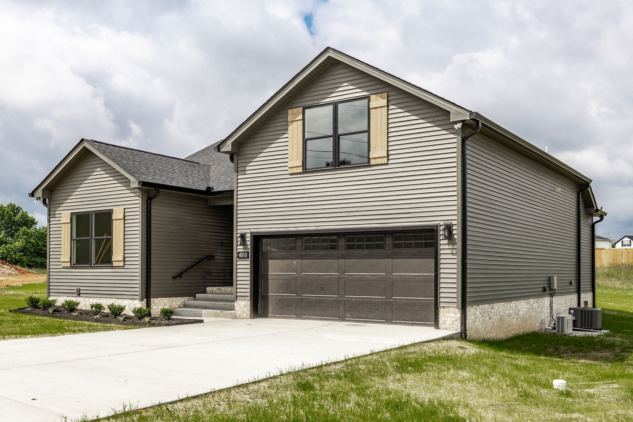 4010 Hereford Dr