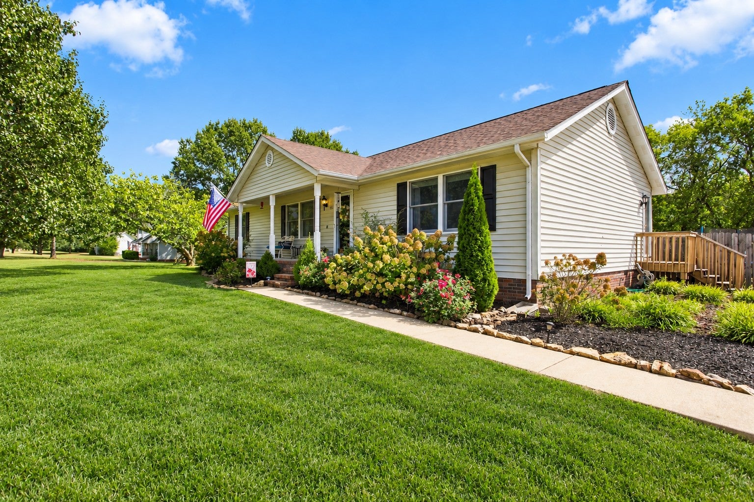 106 Fieldstone Dr