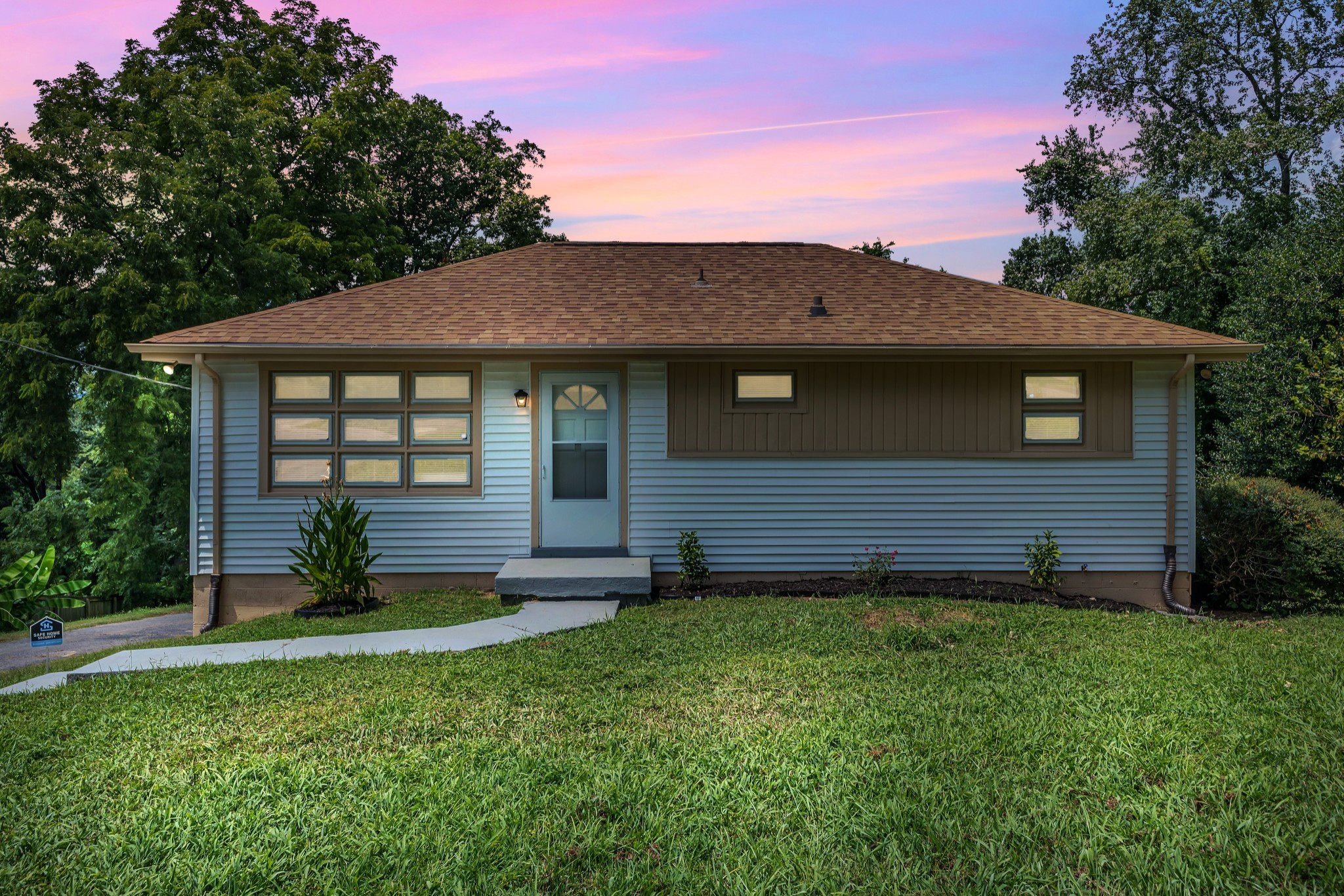 2209 Maplecrest Dr
