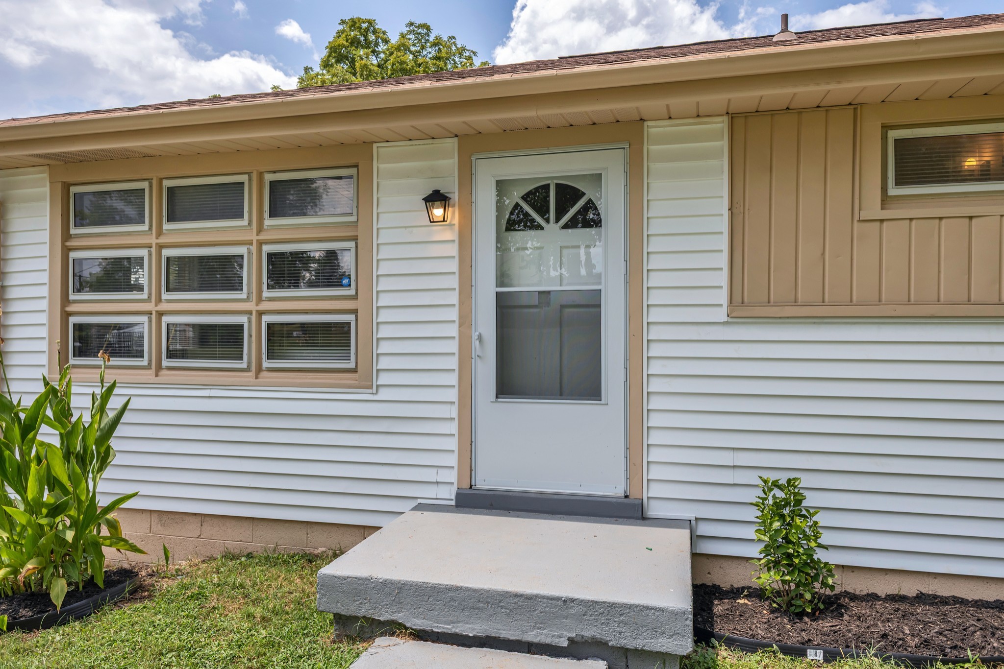 2209 Maplecrest Dr