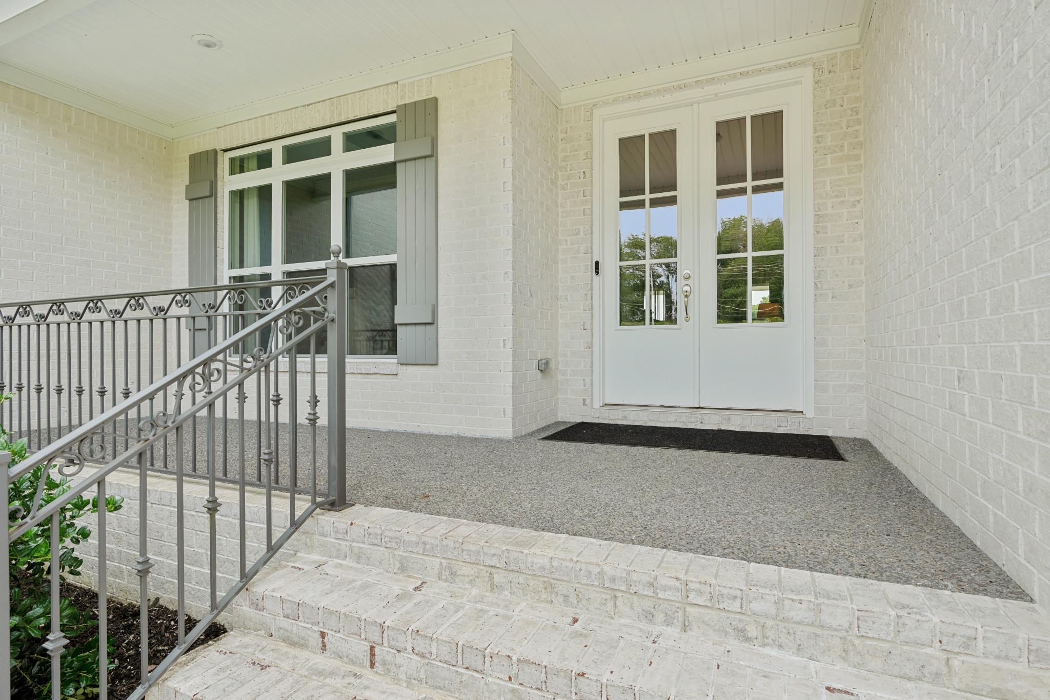 290 Academy Rd