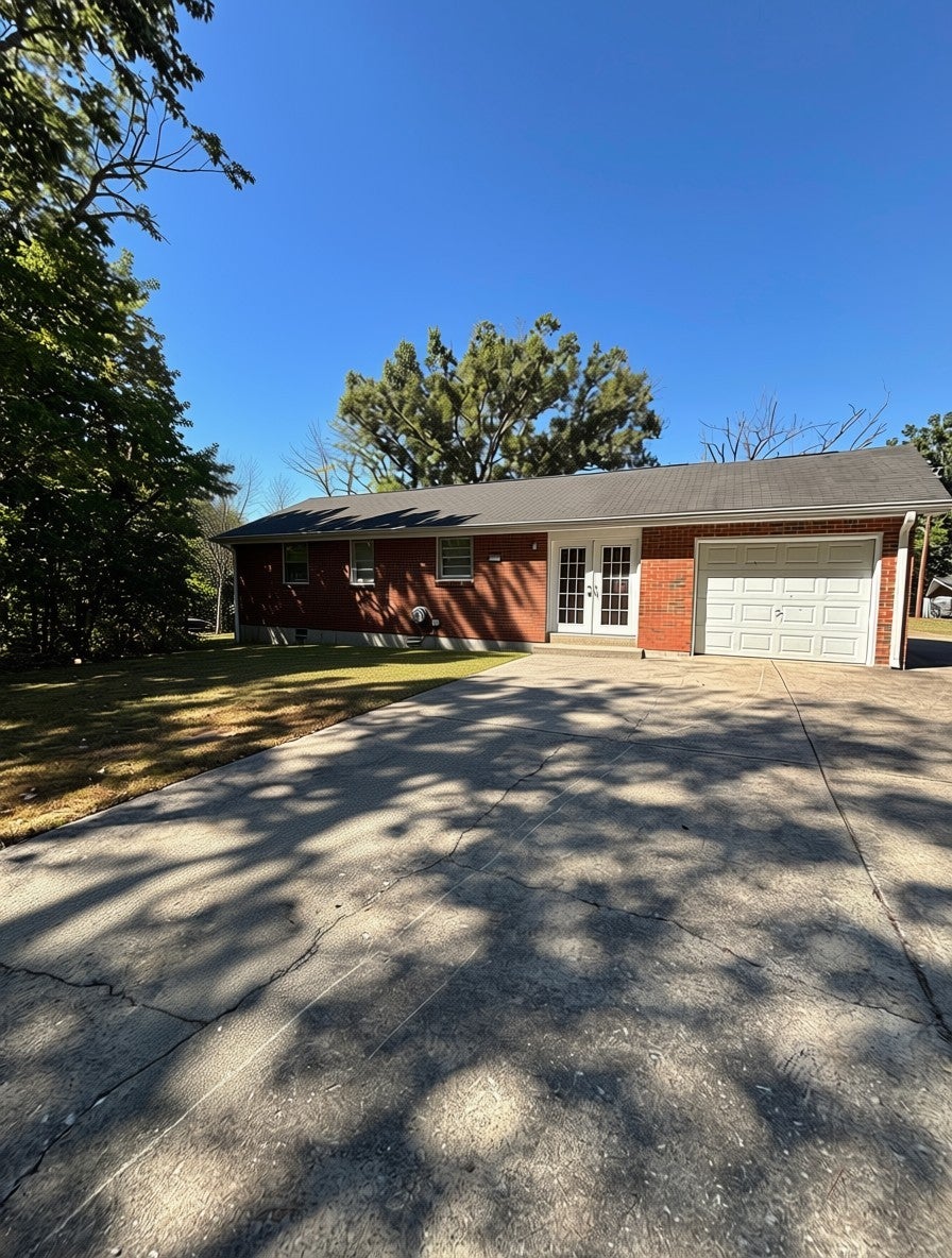 350 Ladybird Dr, Nashville TN 37217 3-bed home, photo 2 of 16