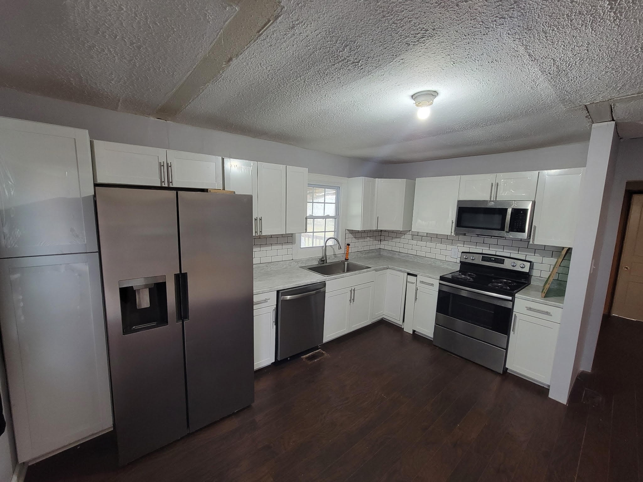 1022 Poplar Ave - Photo 4