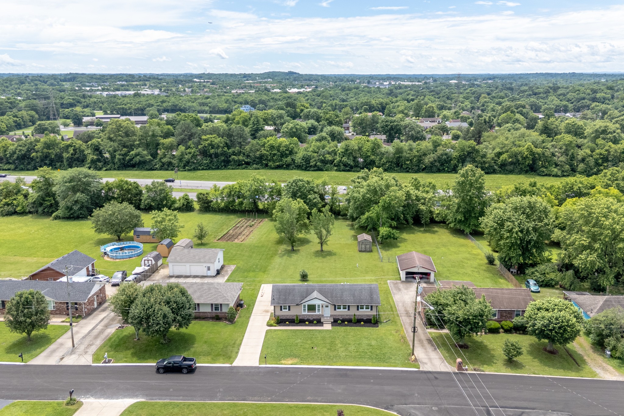 114 Crestview Dr