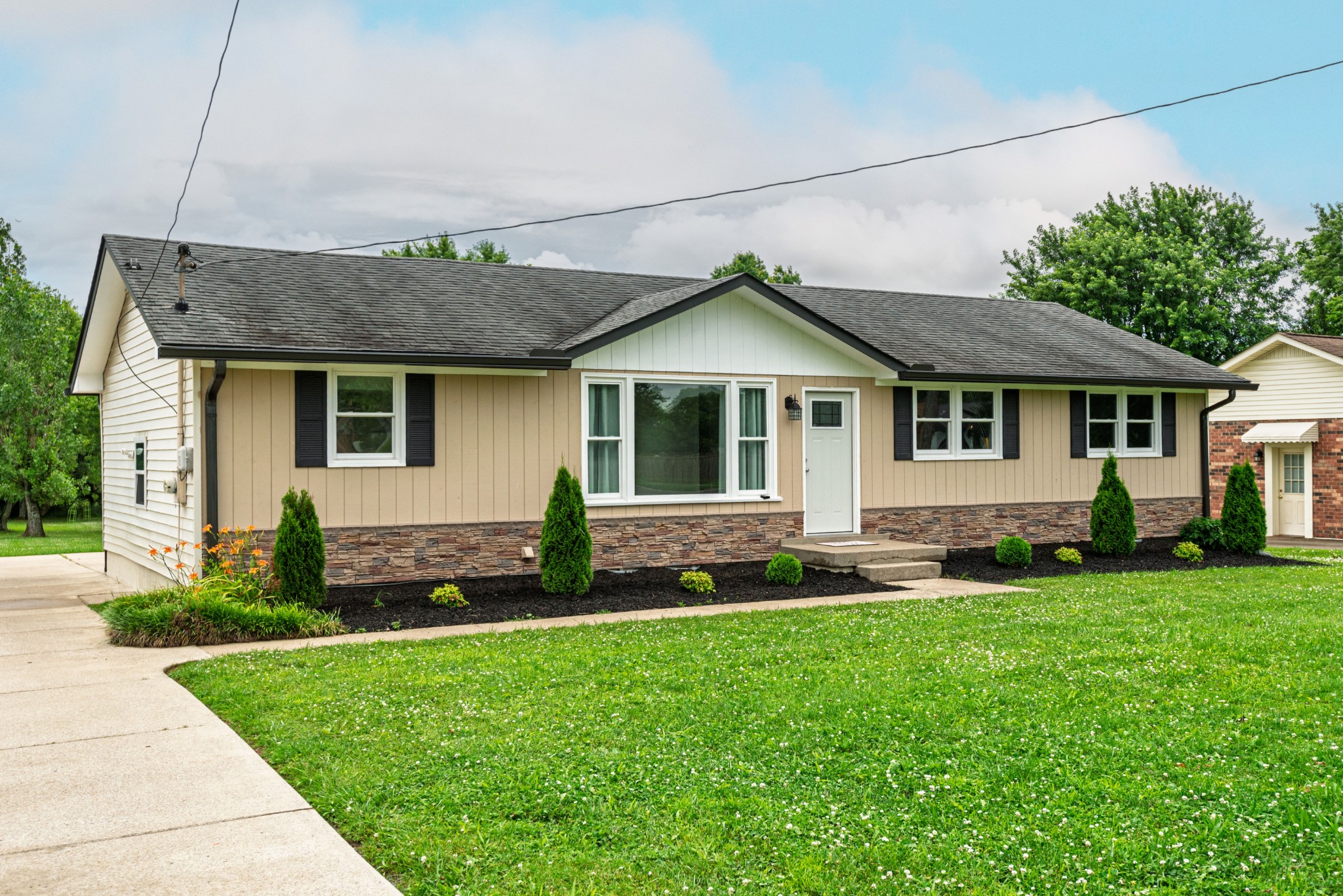 114 Crestview Dr