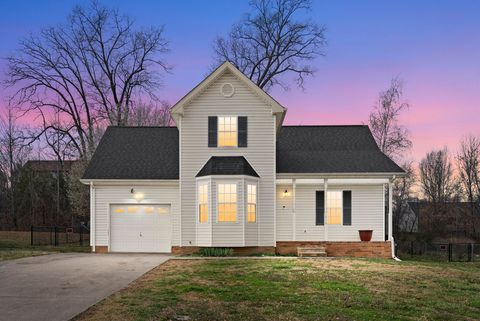 416 Kelsey Dr Clarksville TN 37042