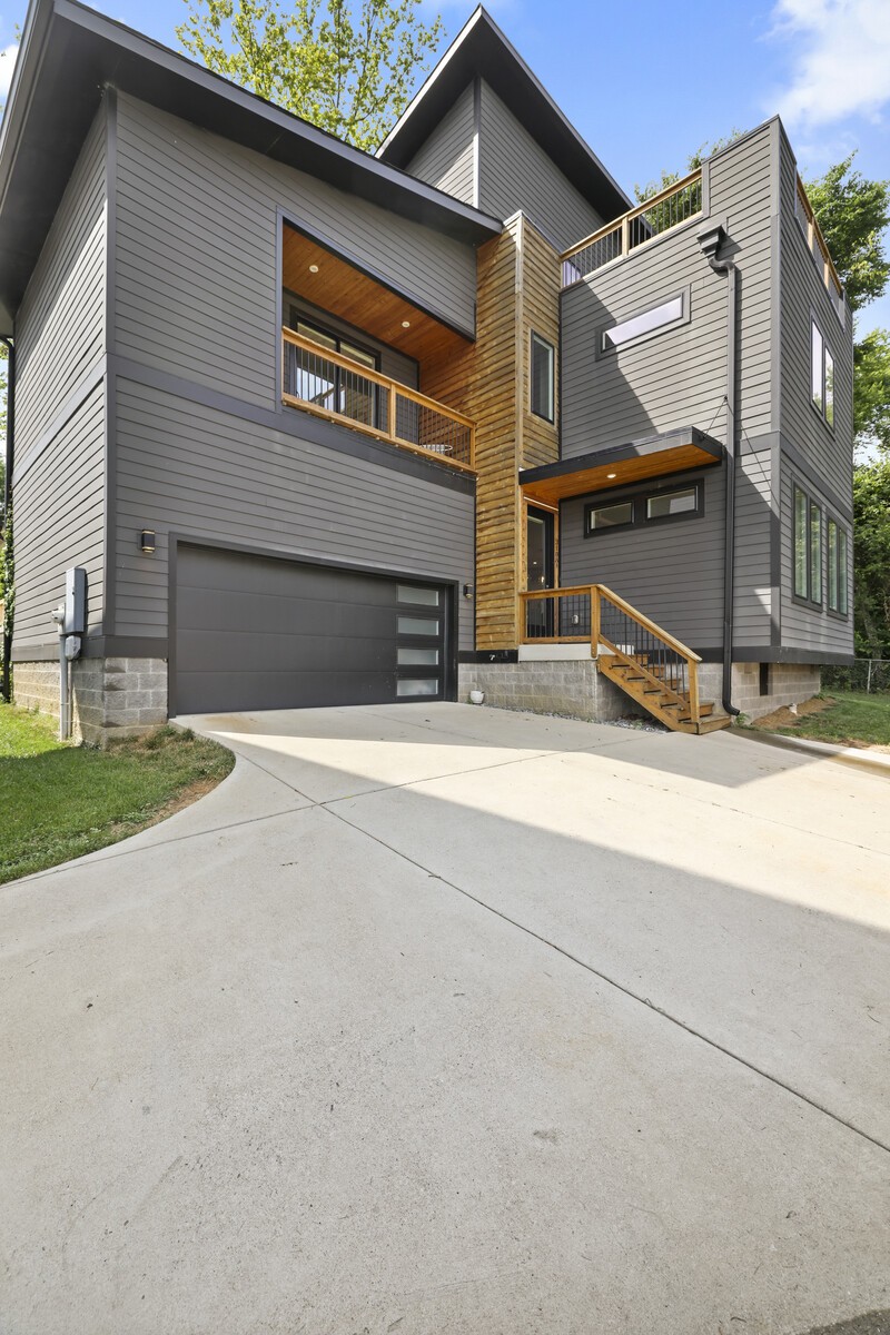 3108B Curtis St