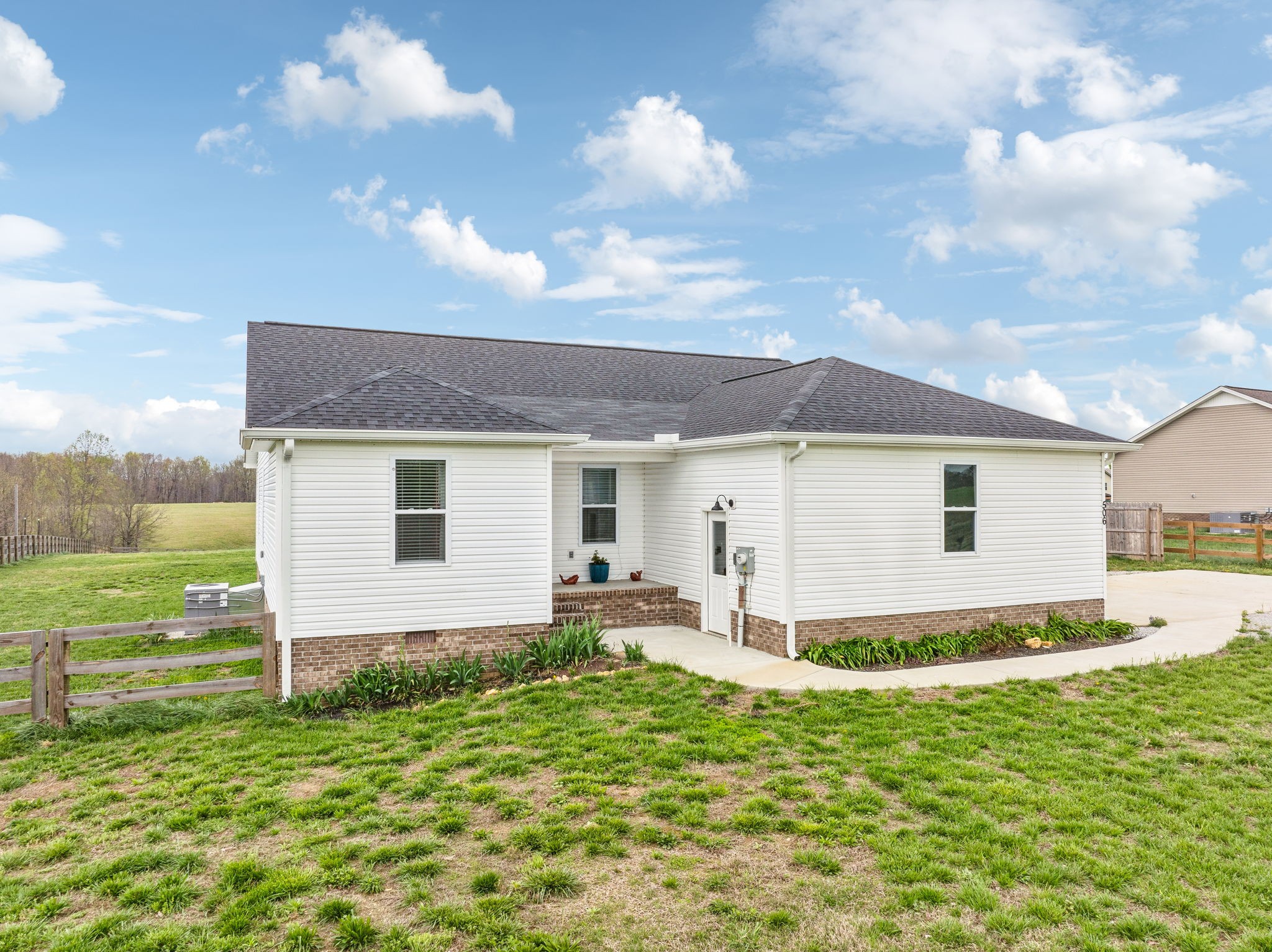 506 N Point Dr