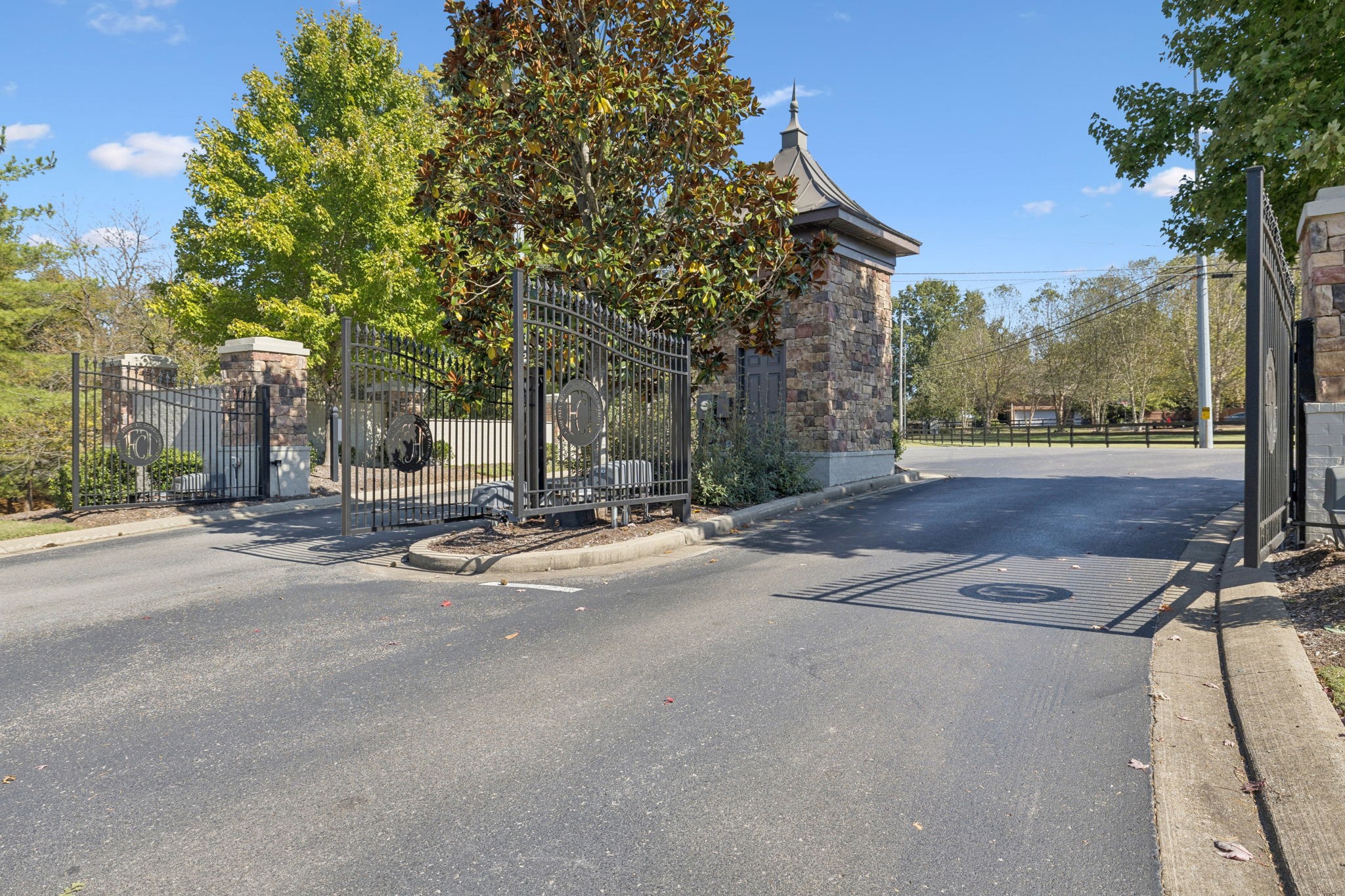 1054 Five Coves Trce