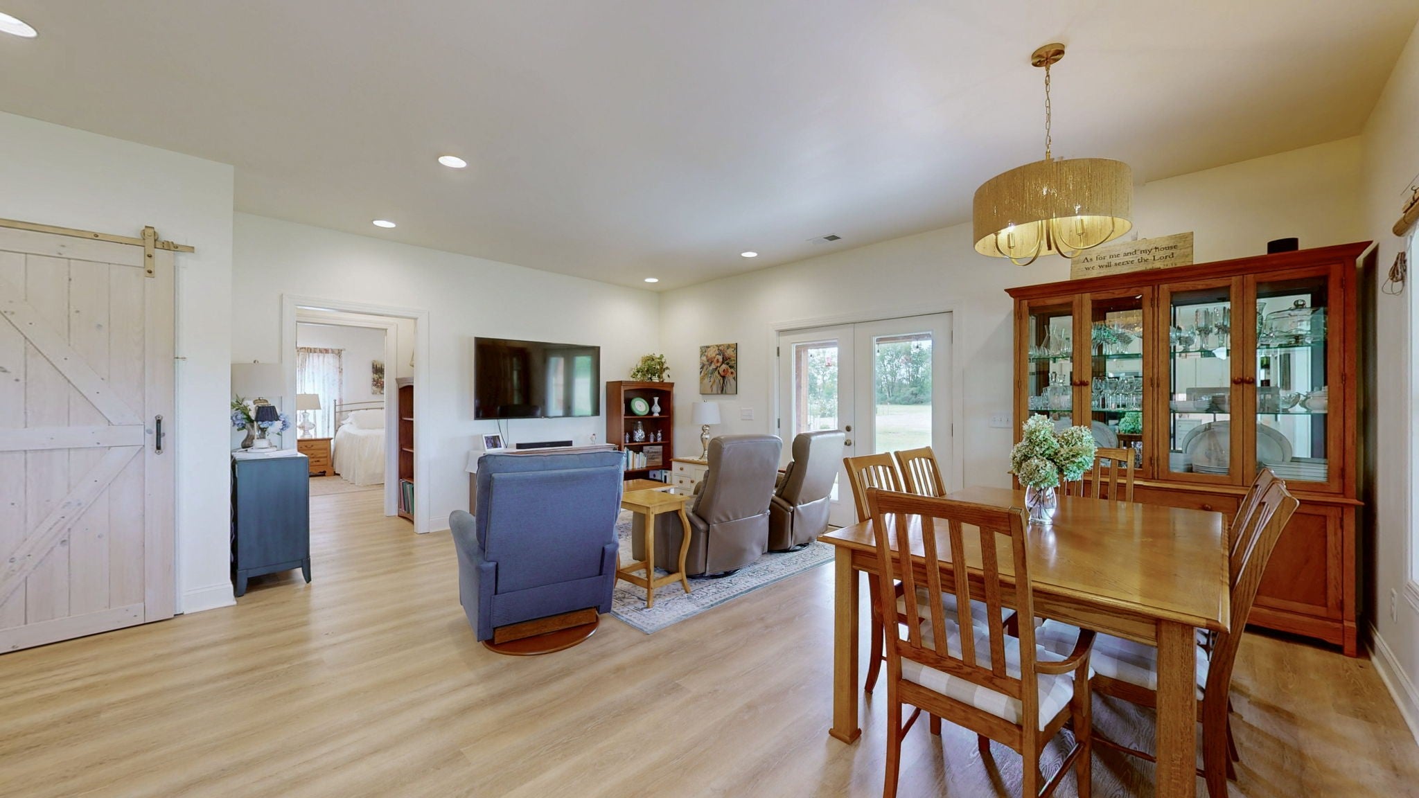 2569 Taylor Ln