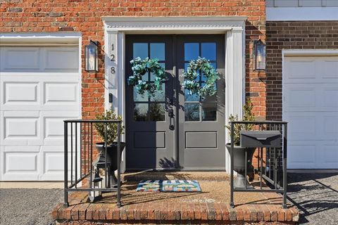 Photo of 128 Jefferson Sq, Nashville, TN 37215 (MLS # 3146469)