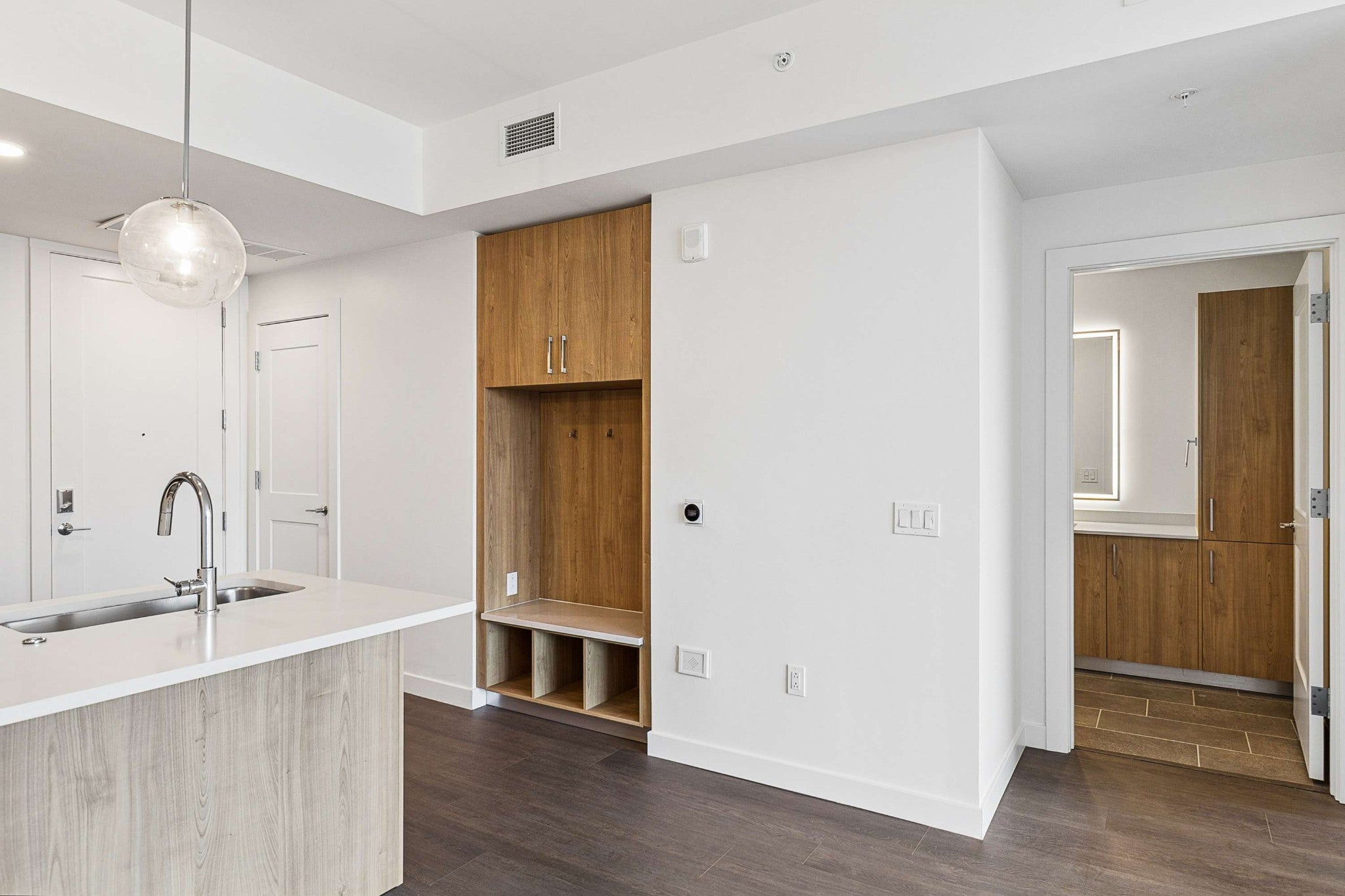 1212 Demonbreun St 1114