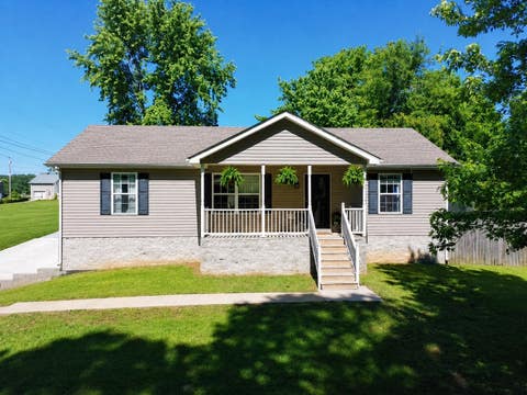 Photo of 743 Elm St, Spring Hill, TN 37174 (MLS # 3180221)