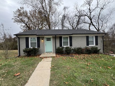 513 Adams Ct Clarksville TN 37040