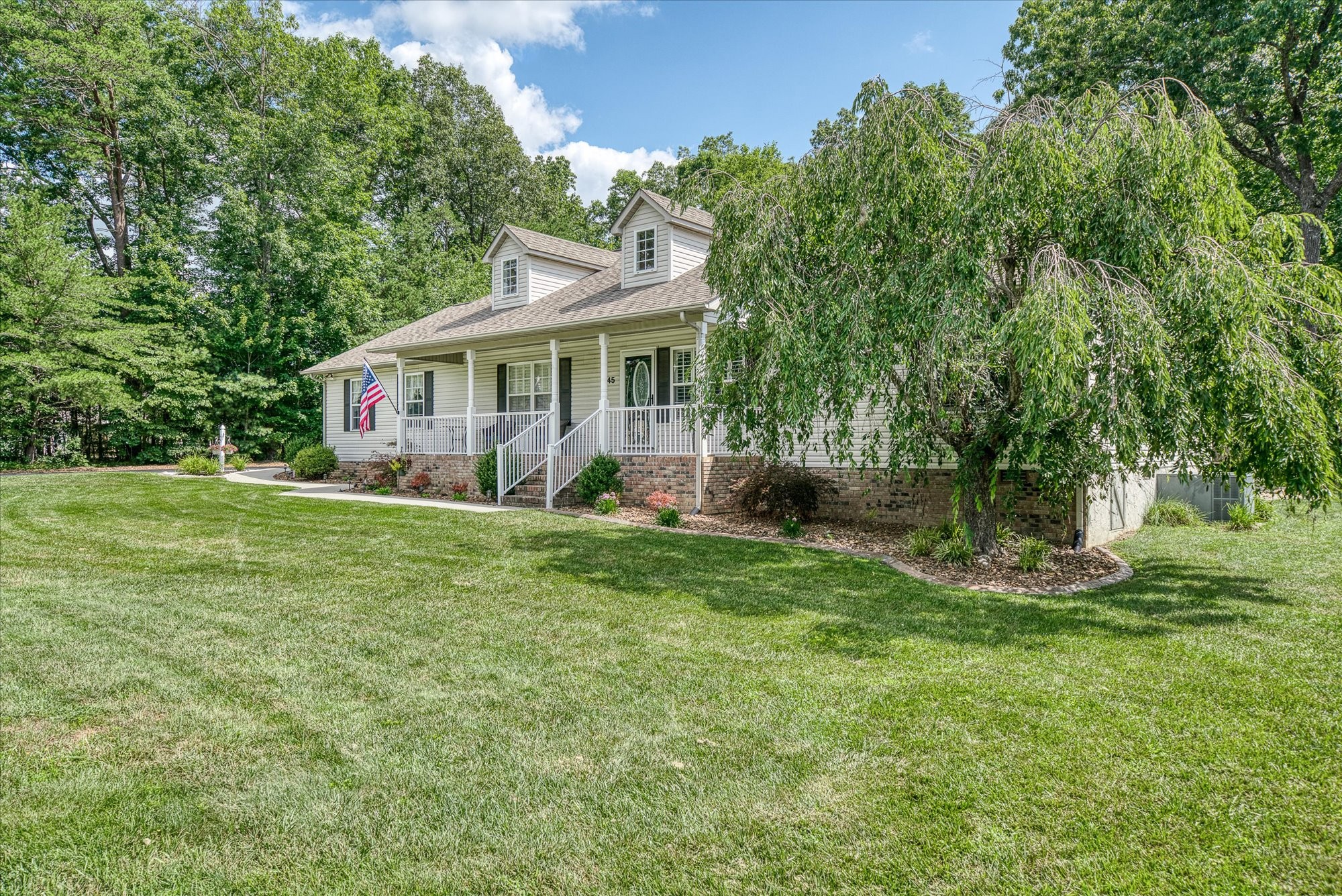45 Daybreak Ln