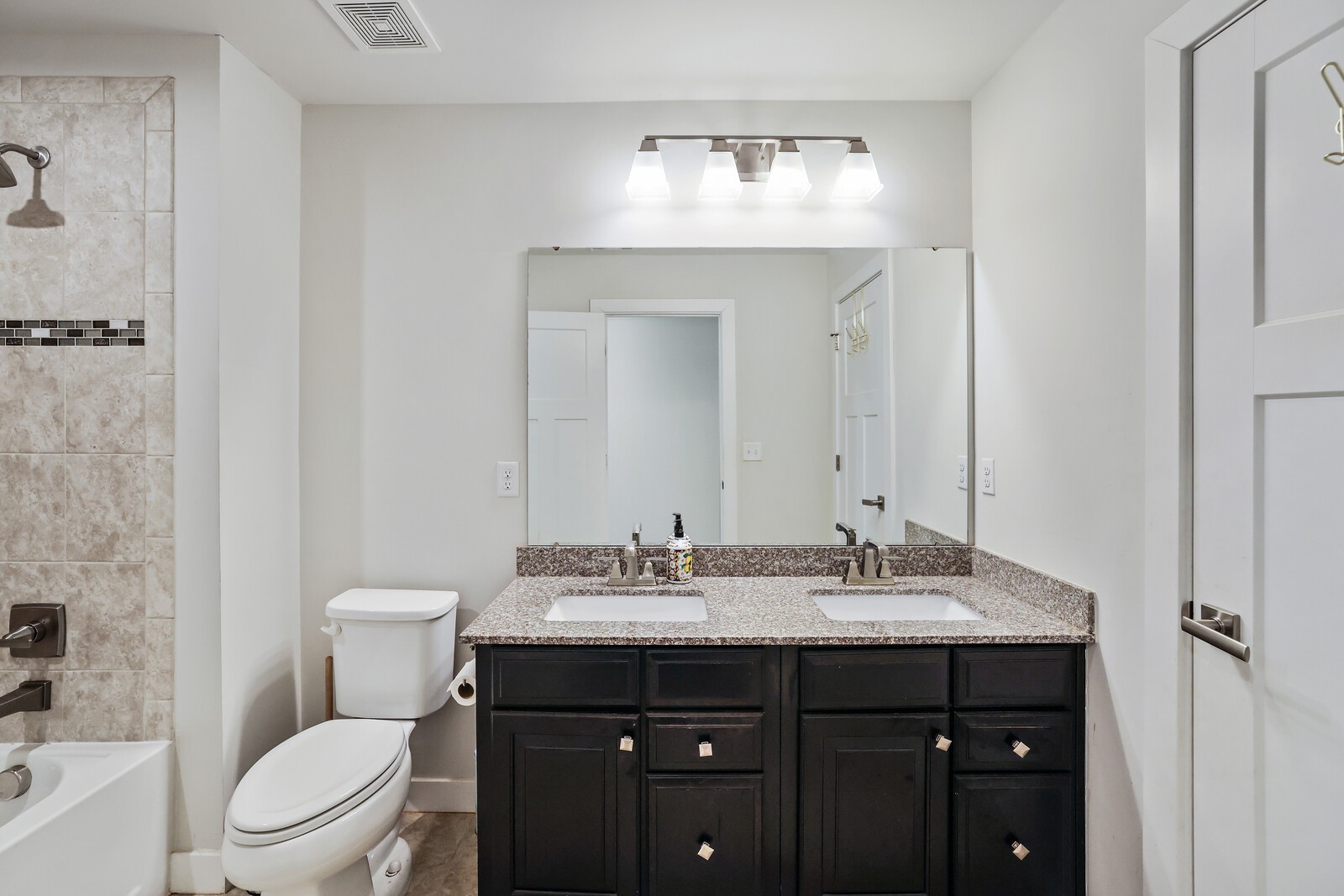 Franklin, Tennessee, 37067, United States, 5 Bedrooms Bedrooms, ,4 BathroomsBathrooms,Residential,Active,2038177