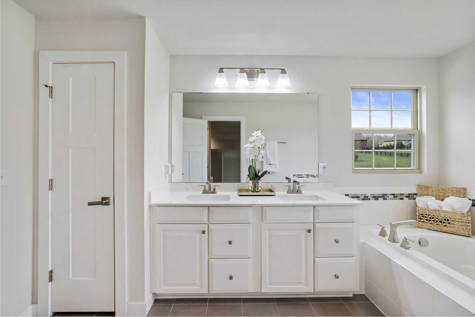 Franklin, Tennessee, 37067, United States, 5 Bedrooms Bedrooms, ,4 BathroomsBathrooms,Residential,Active,2038177