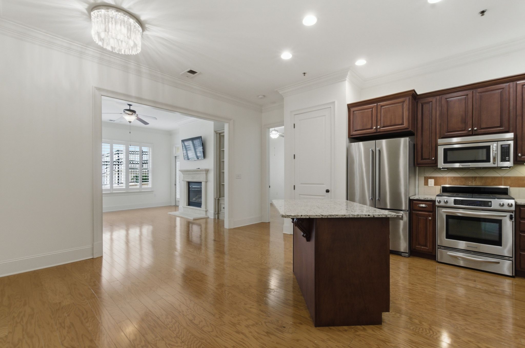 4120 Ridgefield Dr 203