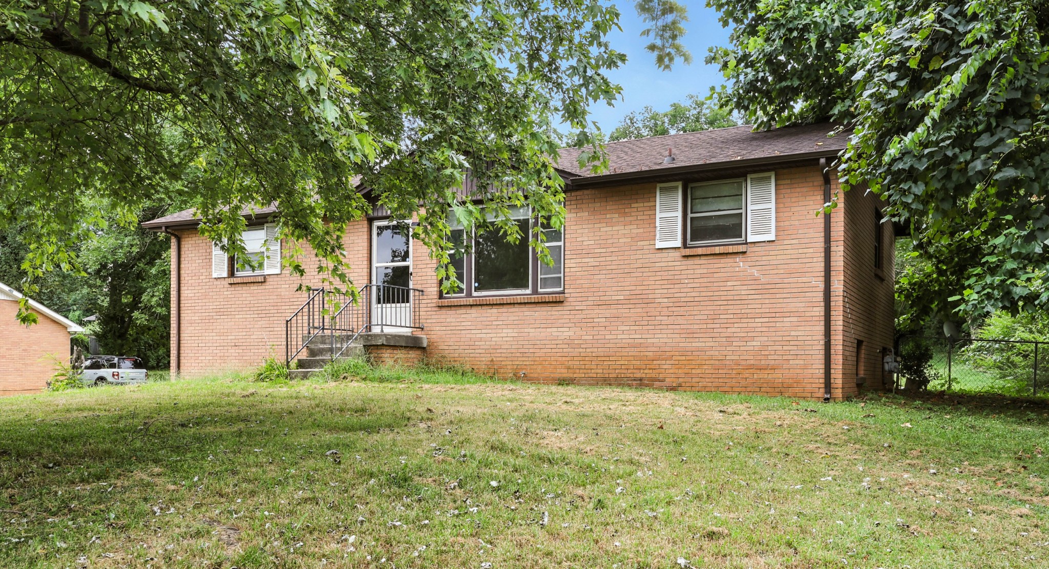 10 Fountainbleau Rd