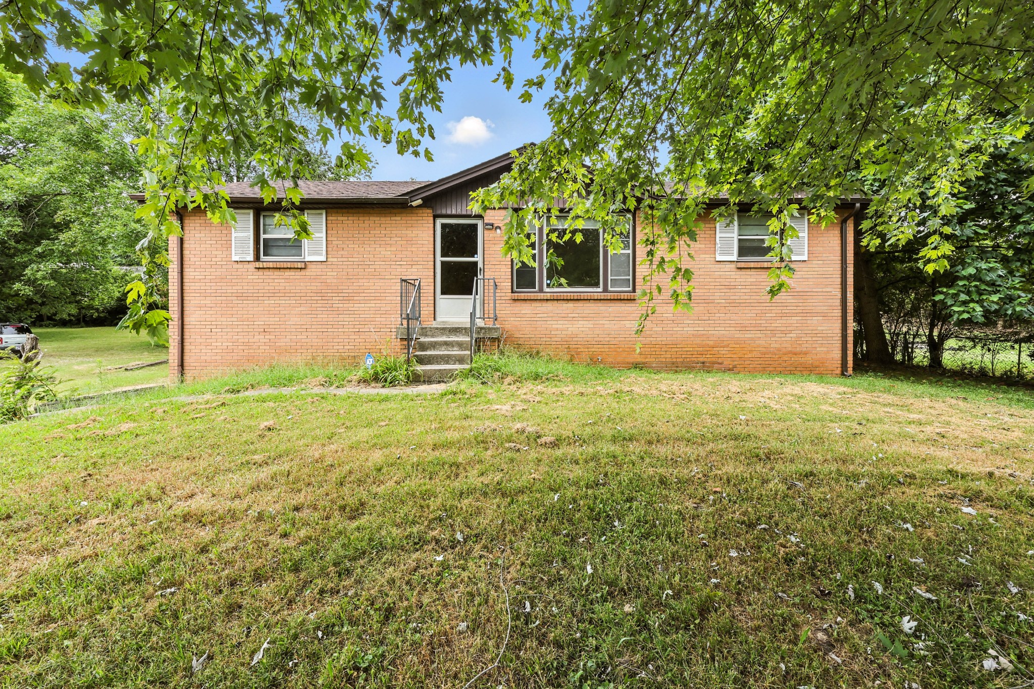 10 Fountainbleau Rd