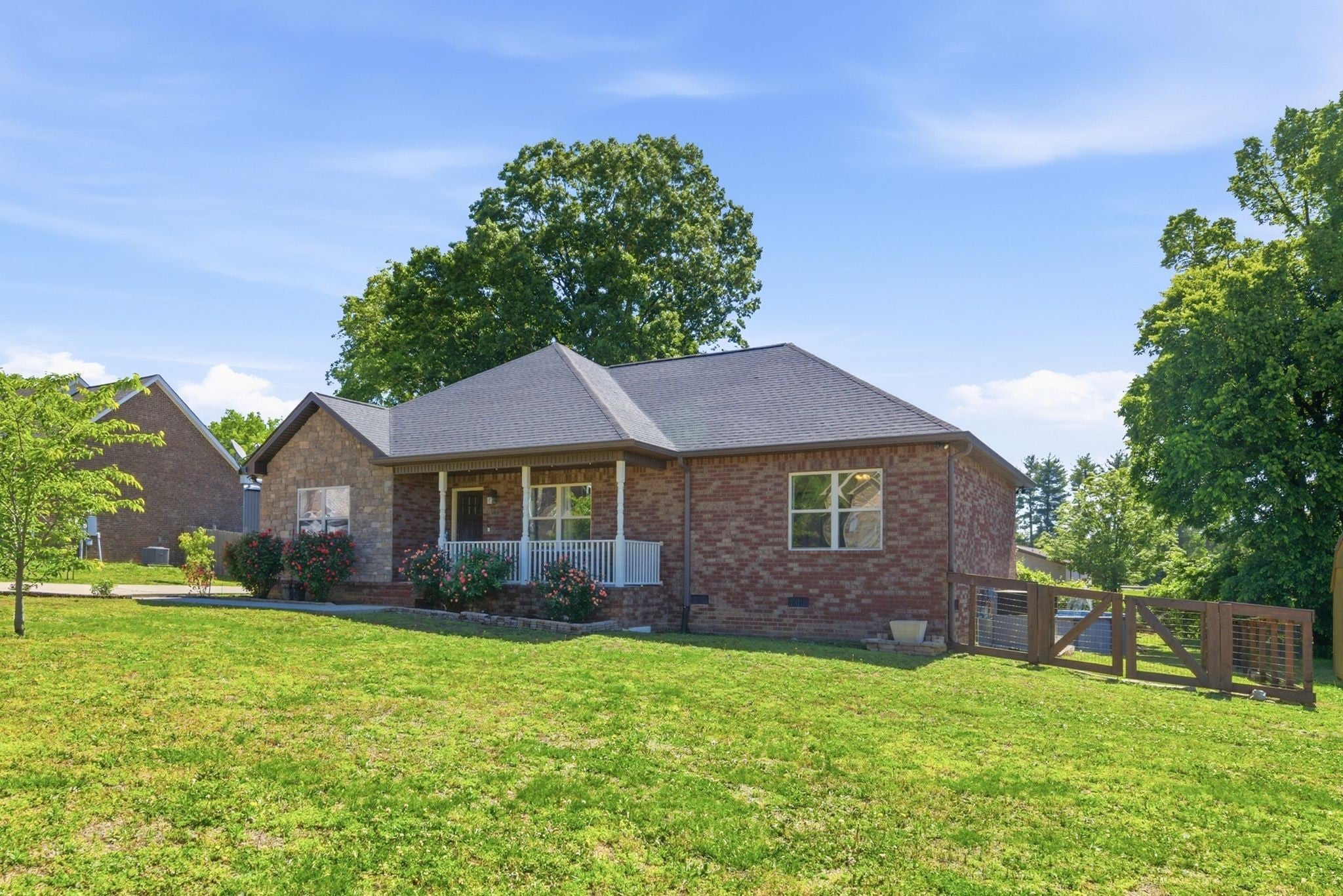 100 Mockingbird Ln