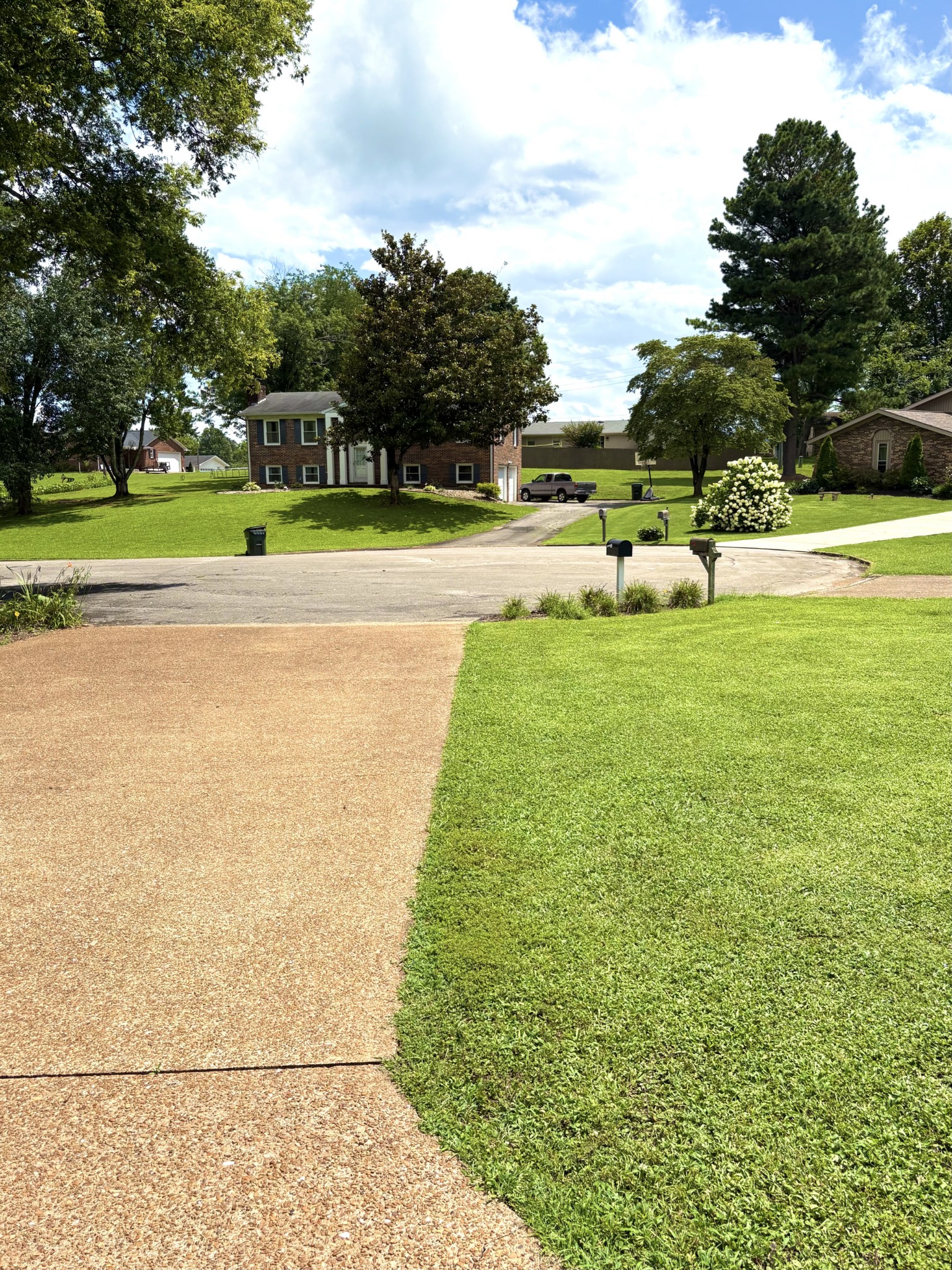 806 Sharon Cir
