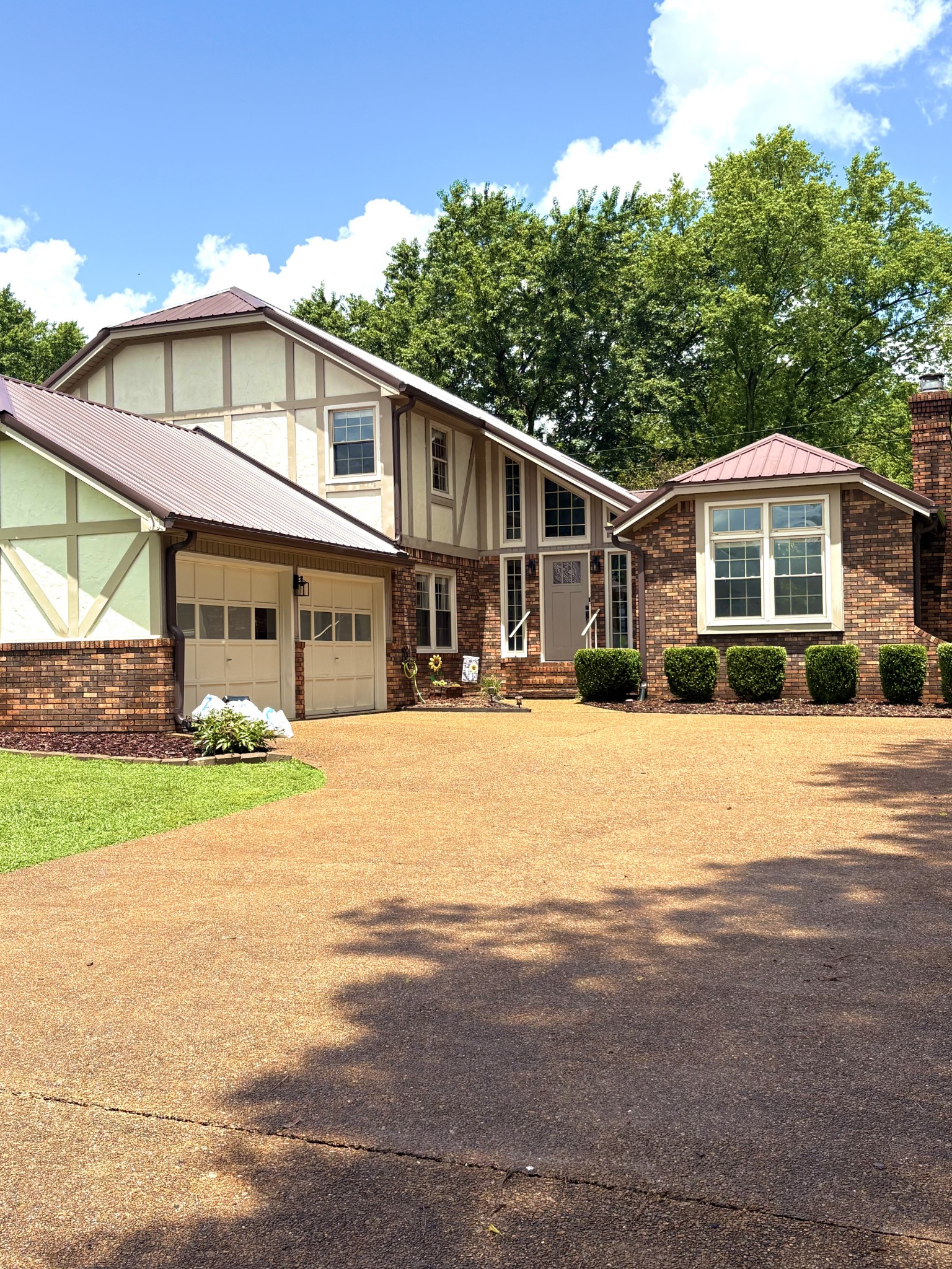 806 Sharon Cir