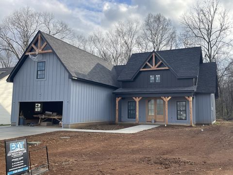 3023 Stonehorn Dr Bell Buckle TN 37020