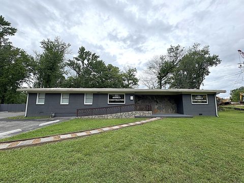 800 Maplehill Dr Tullahoma TN 37388