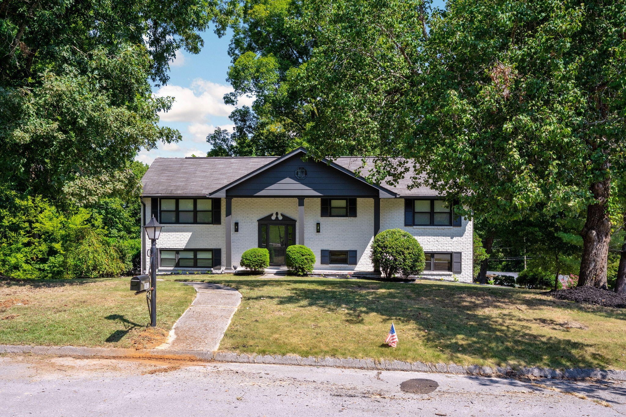1011 Woodfinch Trail