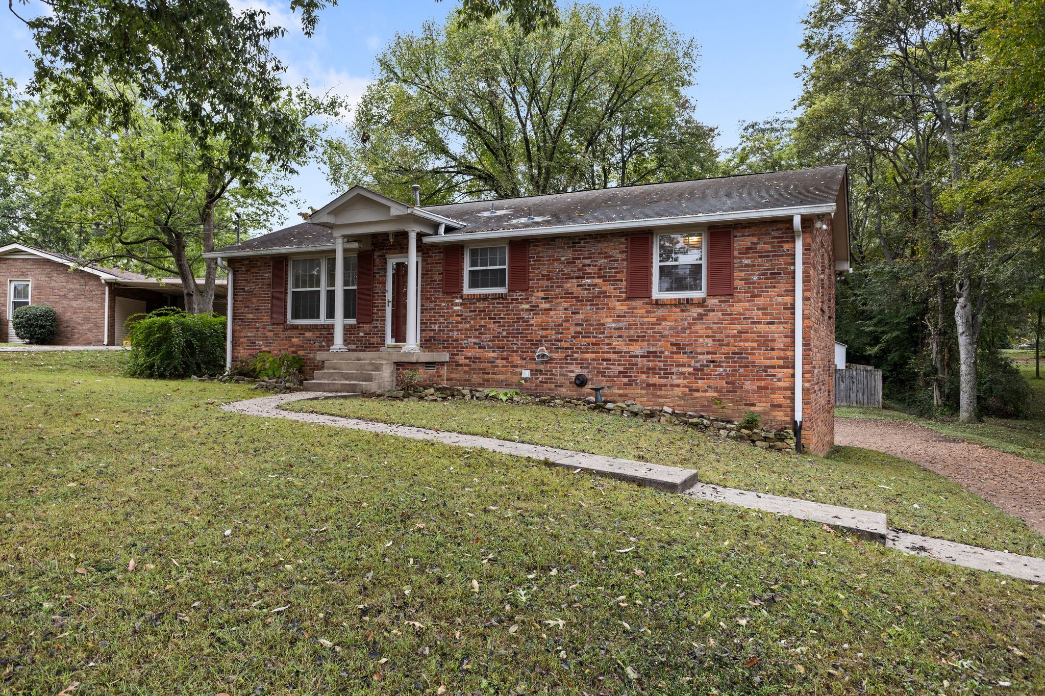 522 Bellevue Rd N