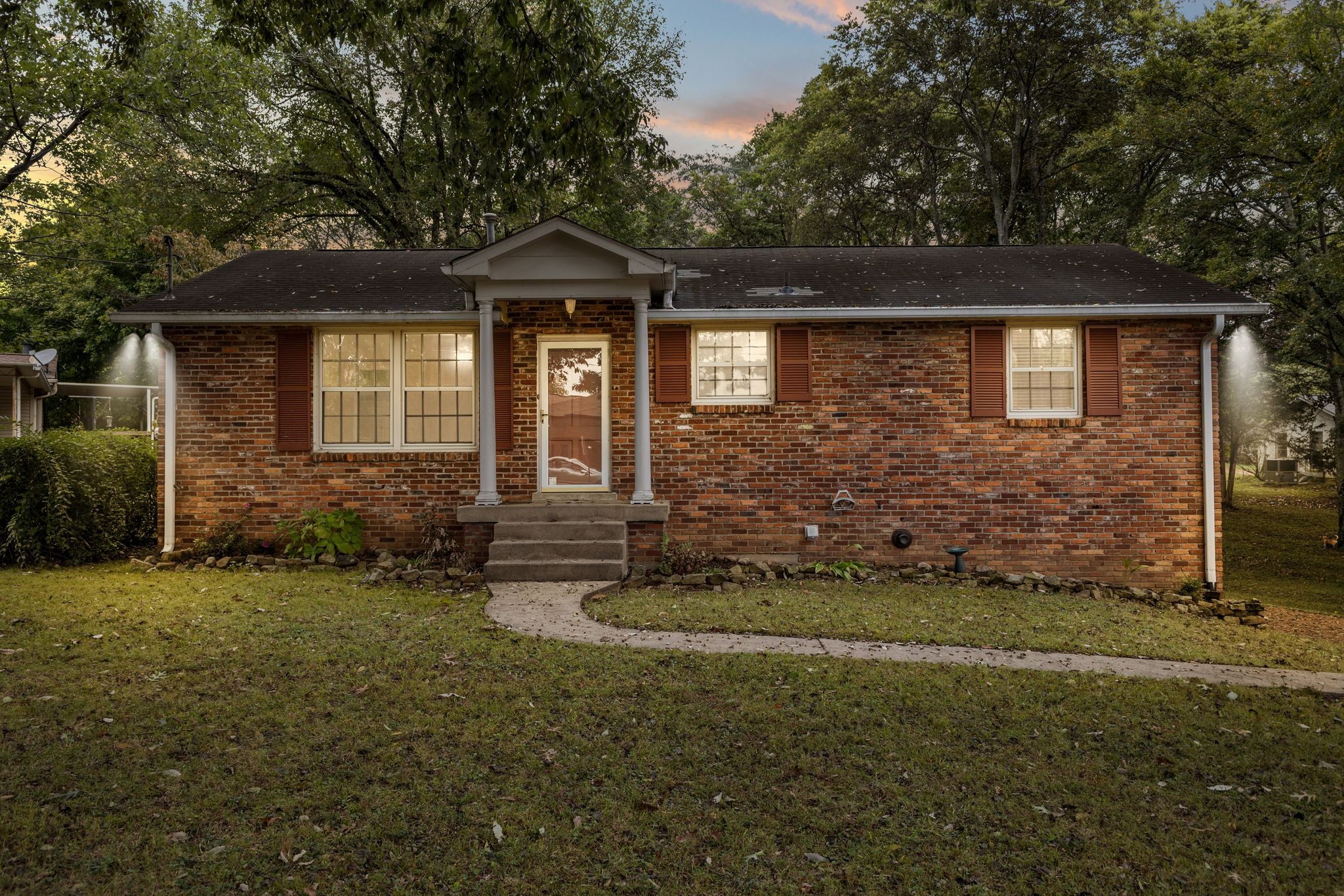 522 Bellevue Rd N