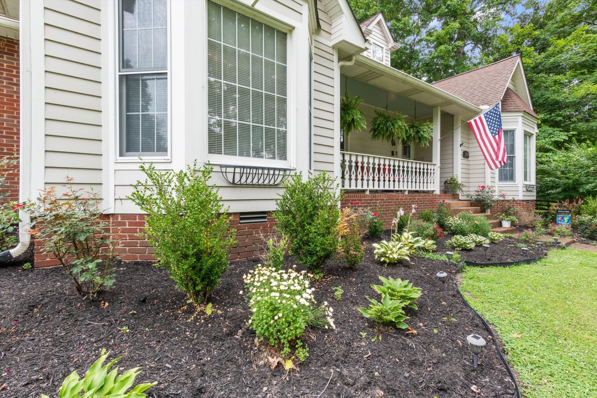 1104 Golf Course Ln