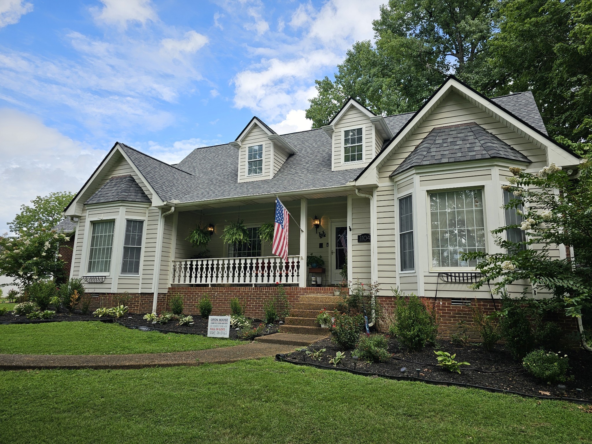 1104 Golf Course Ln